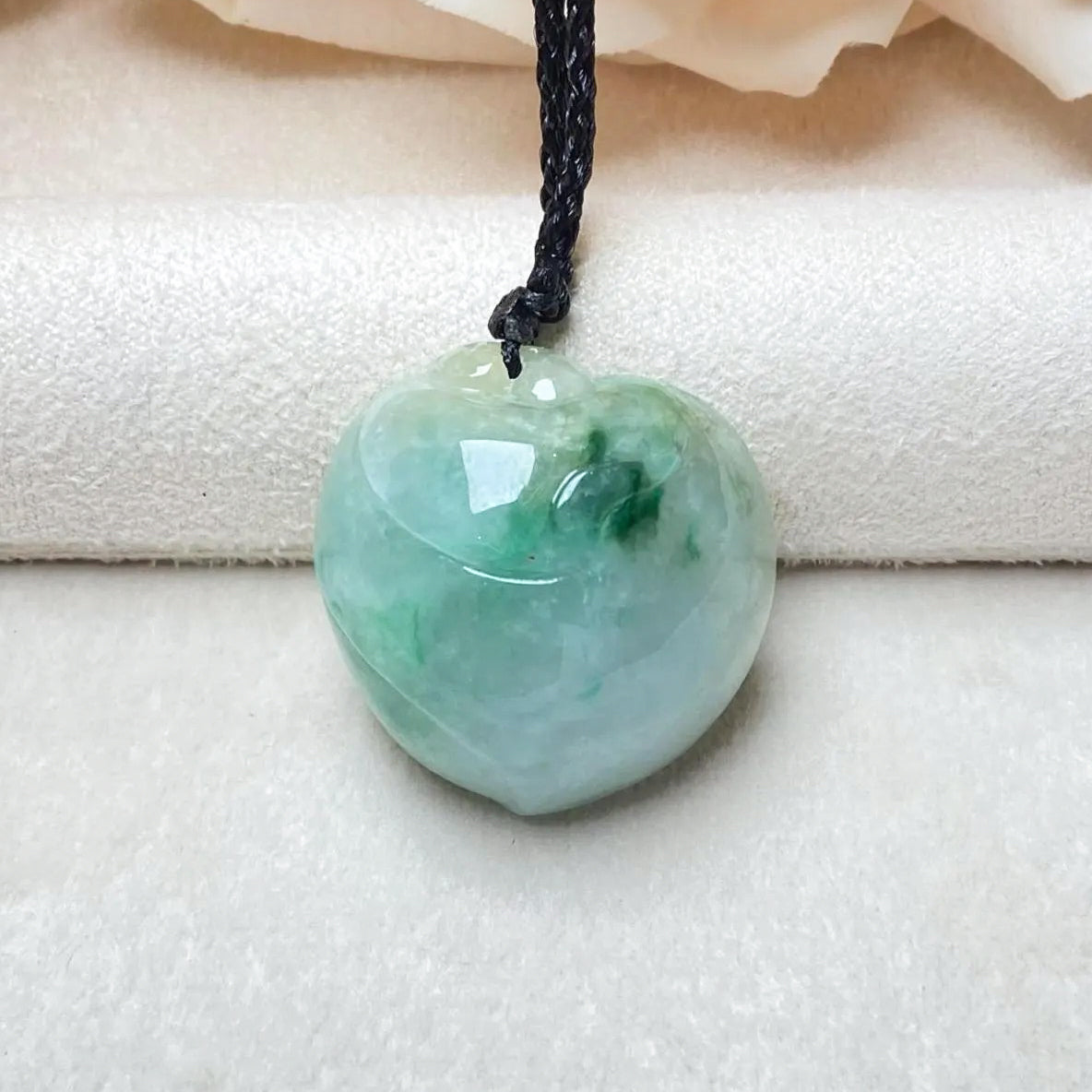 Green Peach-Shaped Carved Jadeite Pendant Necklace