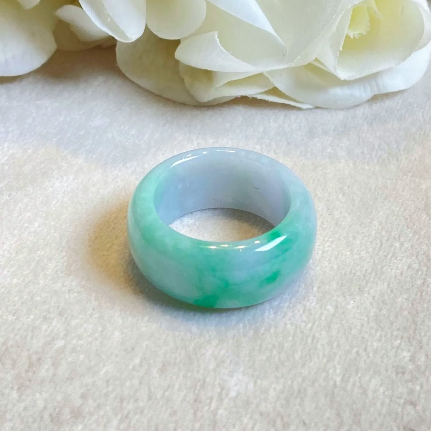 Green Jade Ring Band - Size US 9, Bright Green, Minimalist Elegance