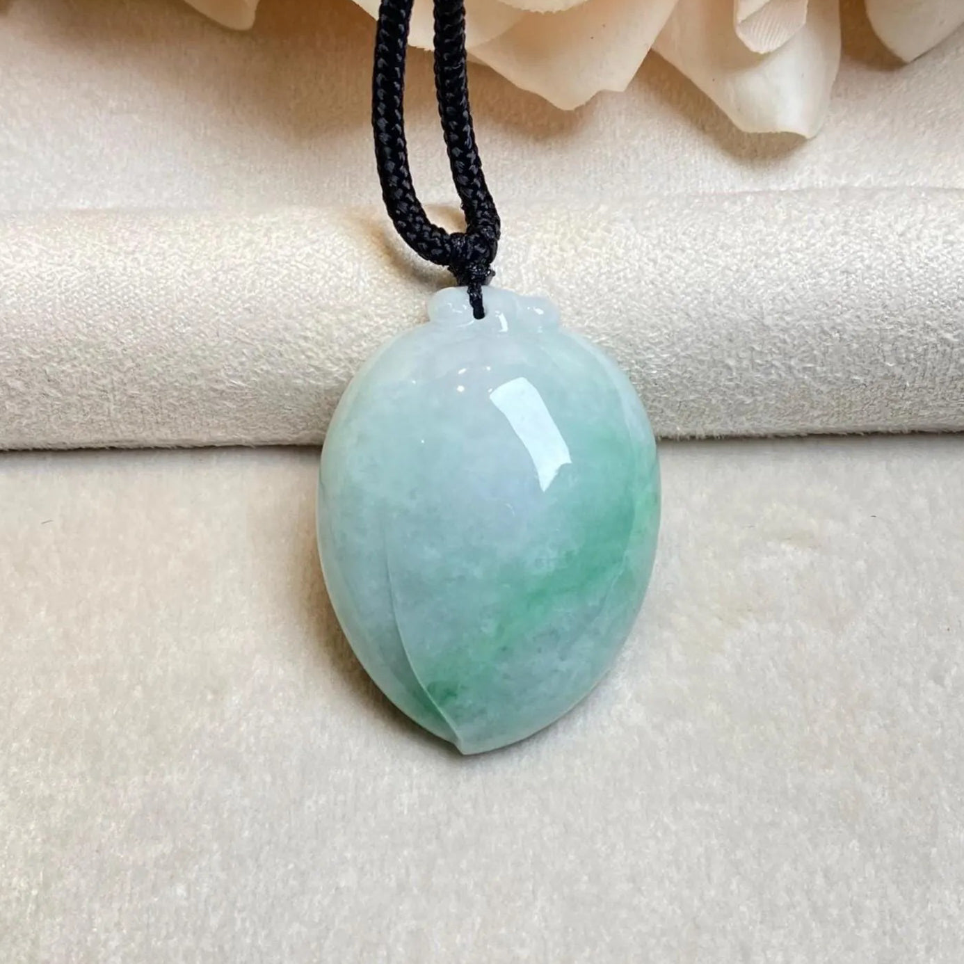 Green Peach-Shaped Carved Jadeite Pendant Necklace