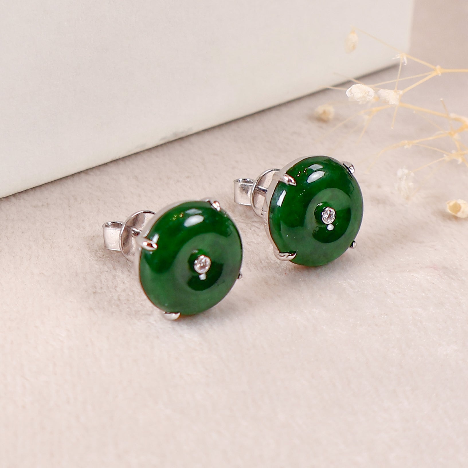 Gransky 18K White Gold Donut Green Jade Stud Earrings