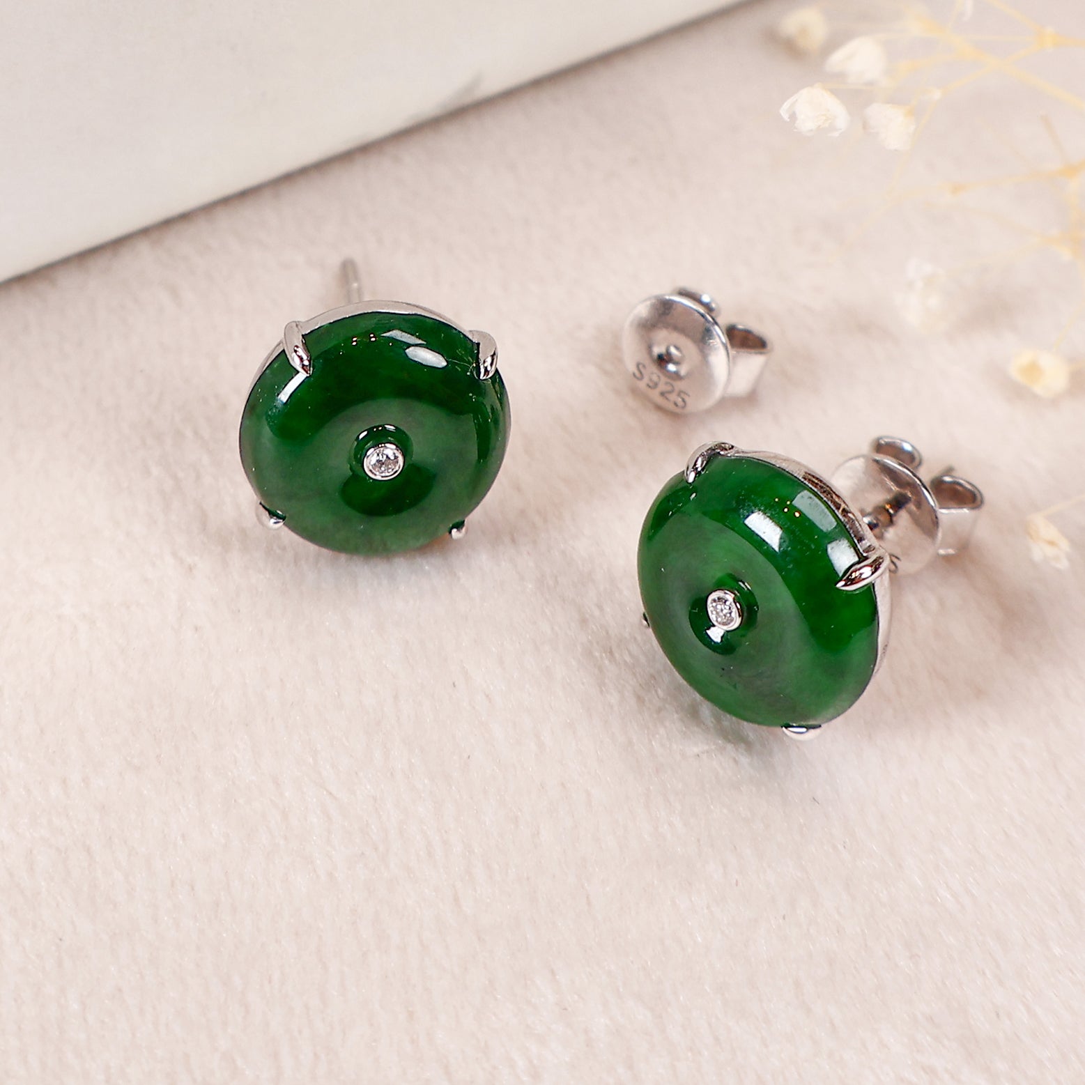 Gransky 18K White Gold Donut Green Jade Stud Earrings