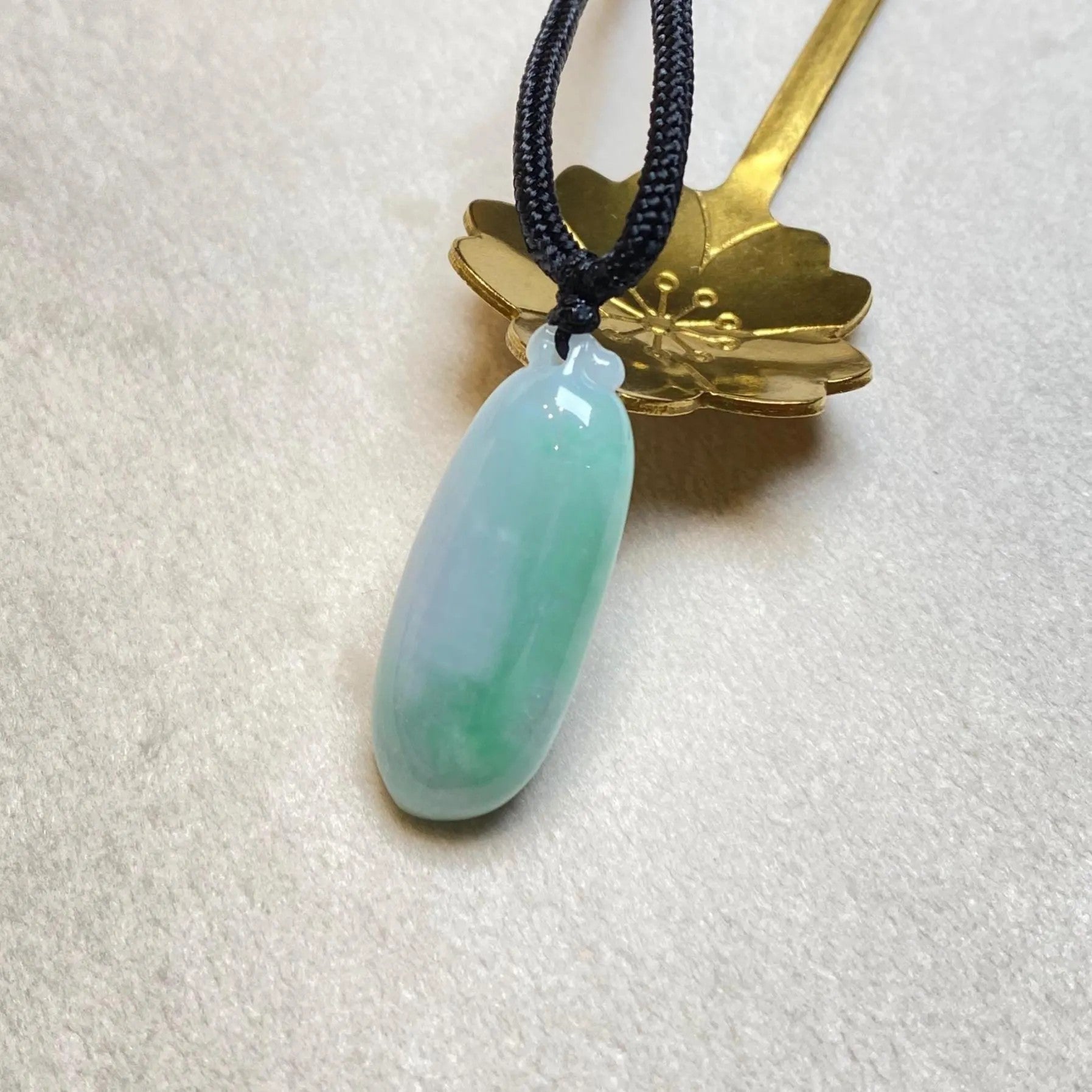 Gransky Handmade Melon Shape Green Jade Pendant