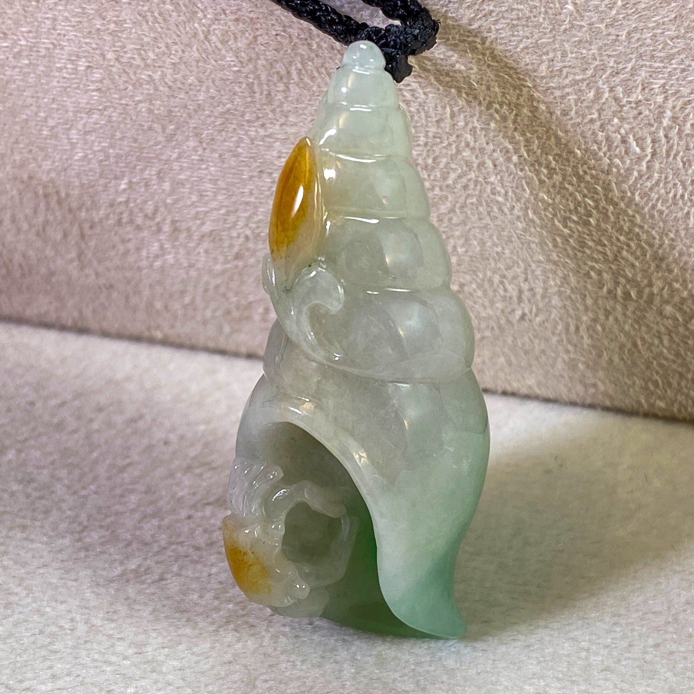 Gransky Tri-Colored Sea Shell Pendant - Handmade Ocean-Inspired Jewelry Gift