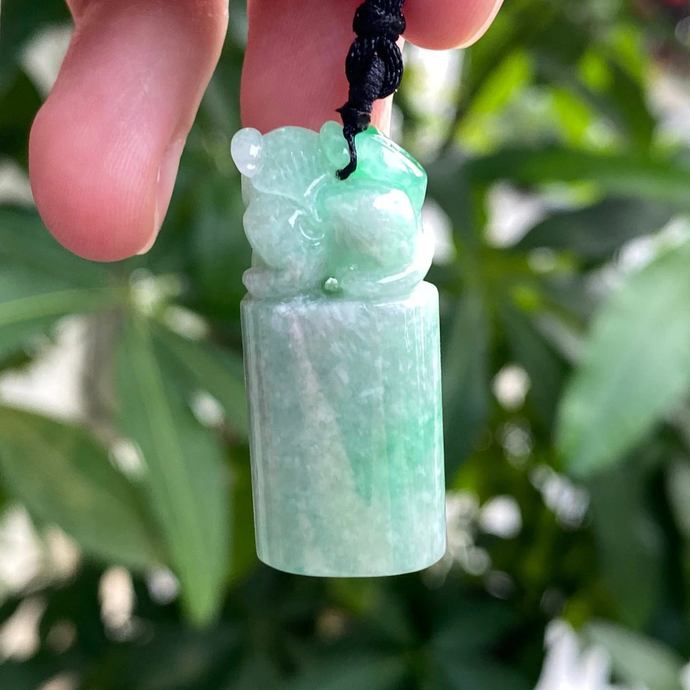 Exquisite Lion-Carved Green Jade Pendant with Flat Base Seal – Natural Burmese Jadeite