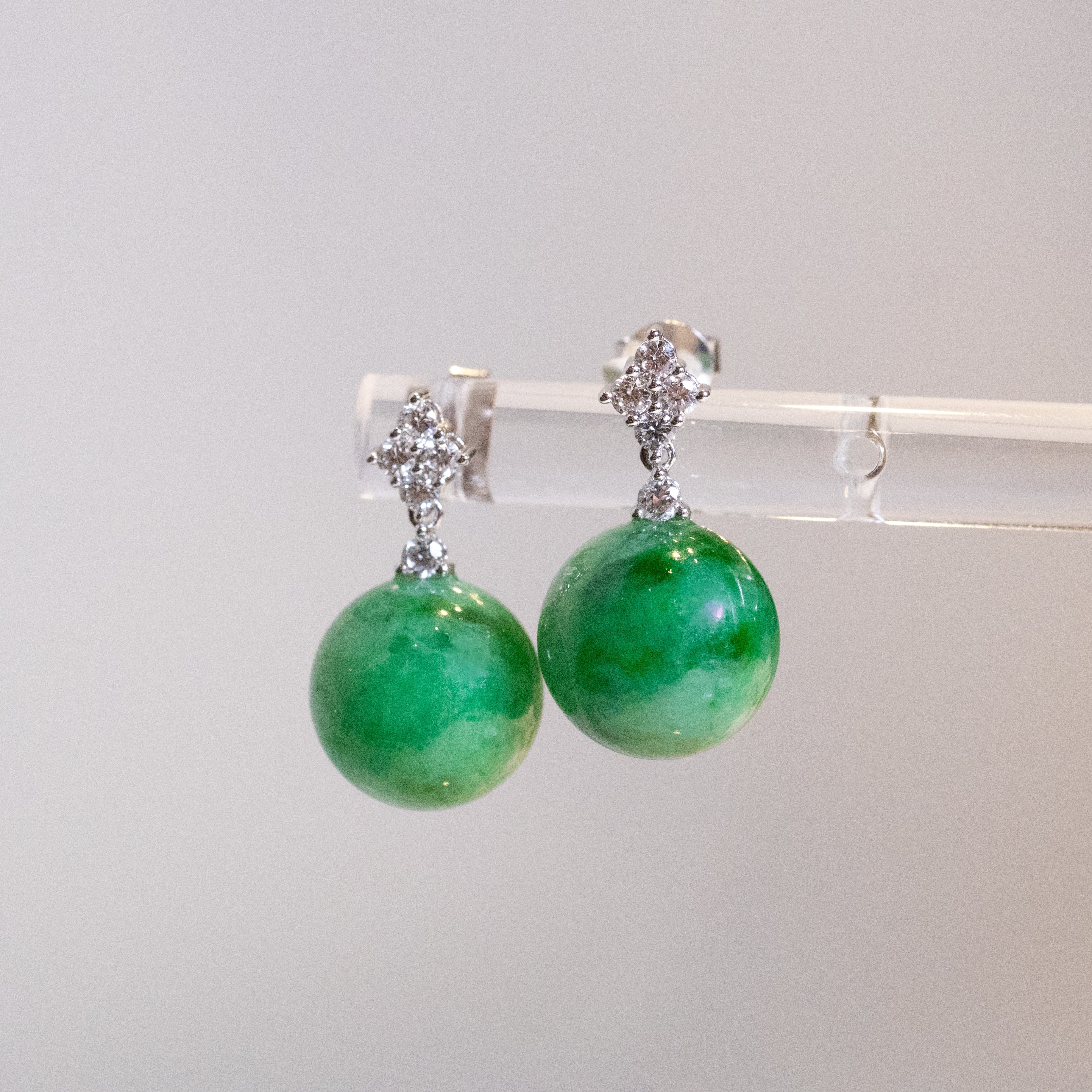 Gransky 18K Gold Intense Green Jade Bead Earrings - Natuarl Type-A Jade