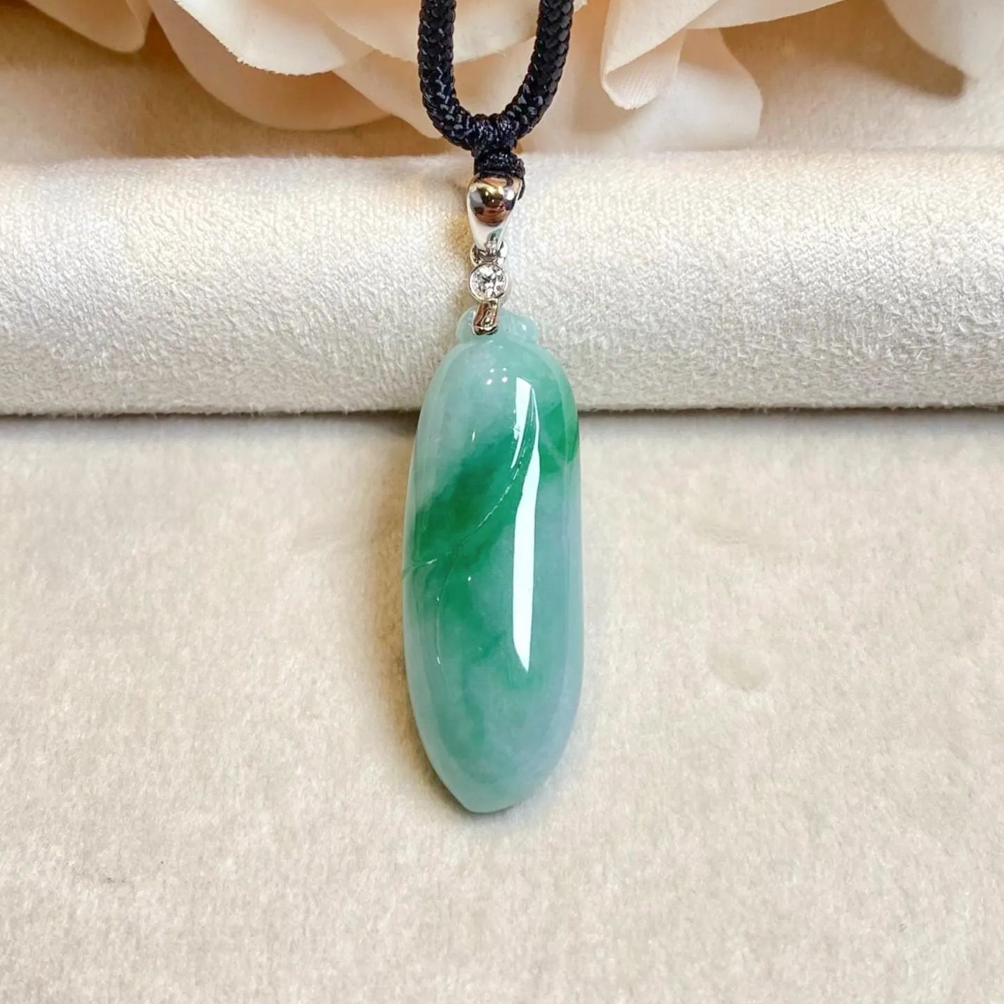 Gransky Handmade Melon Shape Green Jade Pendant 18k White Gold Bail Diamond