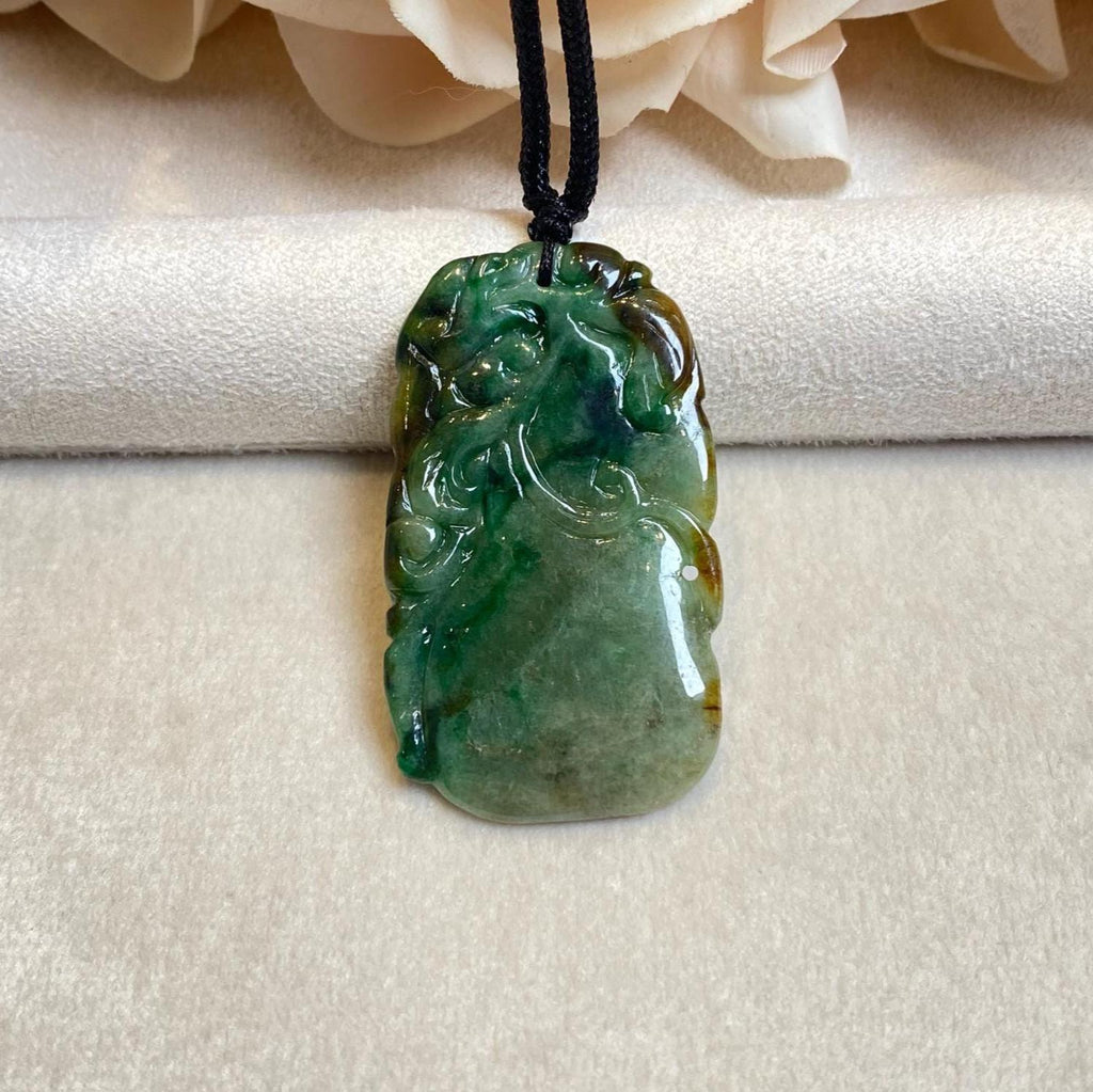 Natural Two-Tone Jade Hulu Pendant Carved with Ruyi & Bat (Fushu)