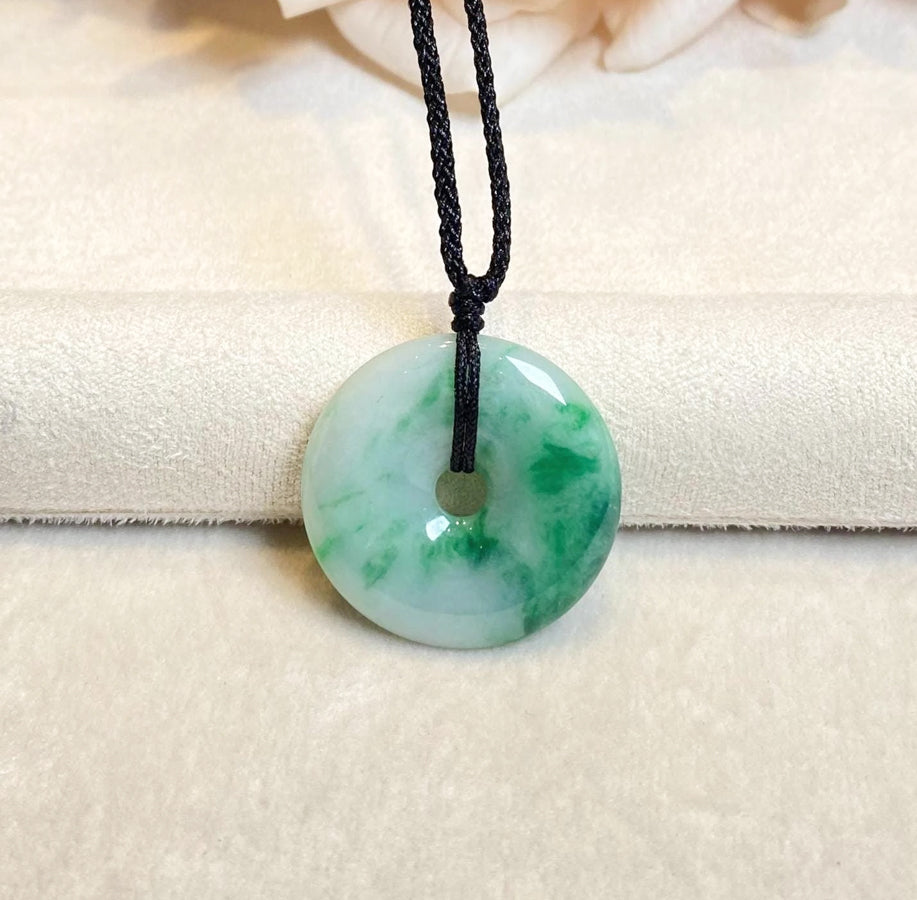 25.6mm Gransky Natural Bright Green Jade Disc Pendant