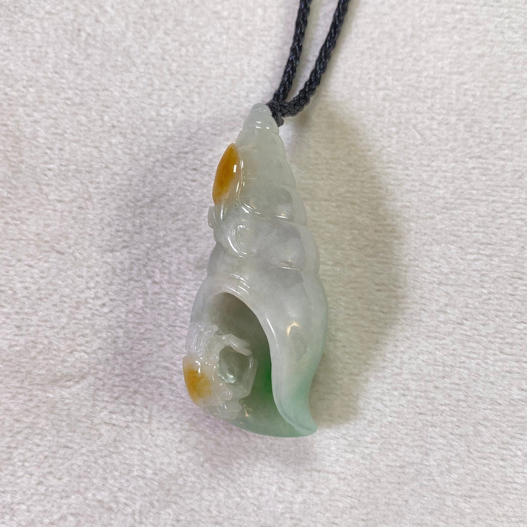 Gransky Tri-Colored Sea Shell Pendant - Handmade Ocean-Inspired Jewelry Gift