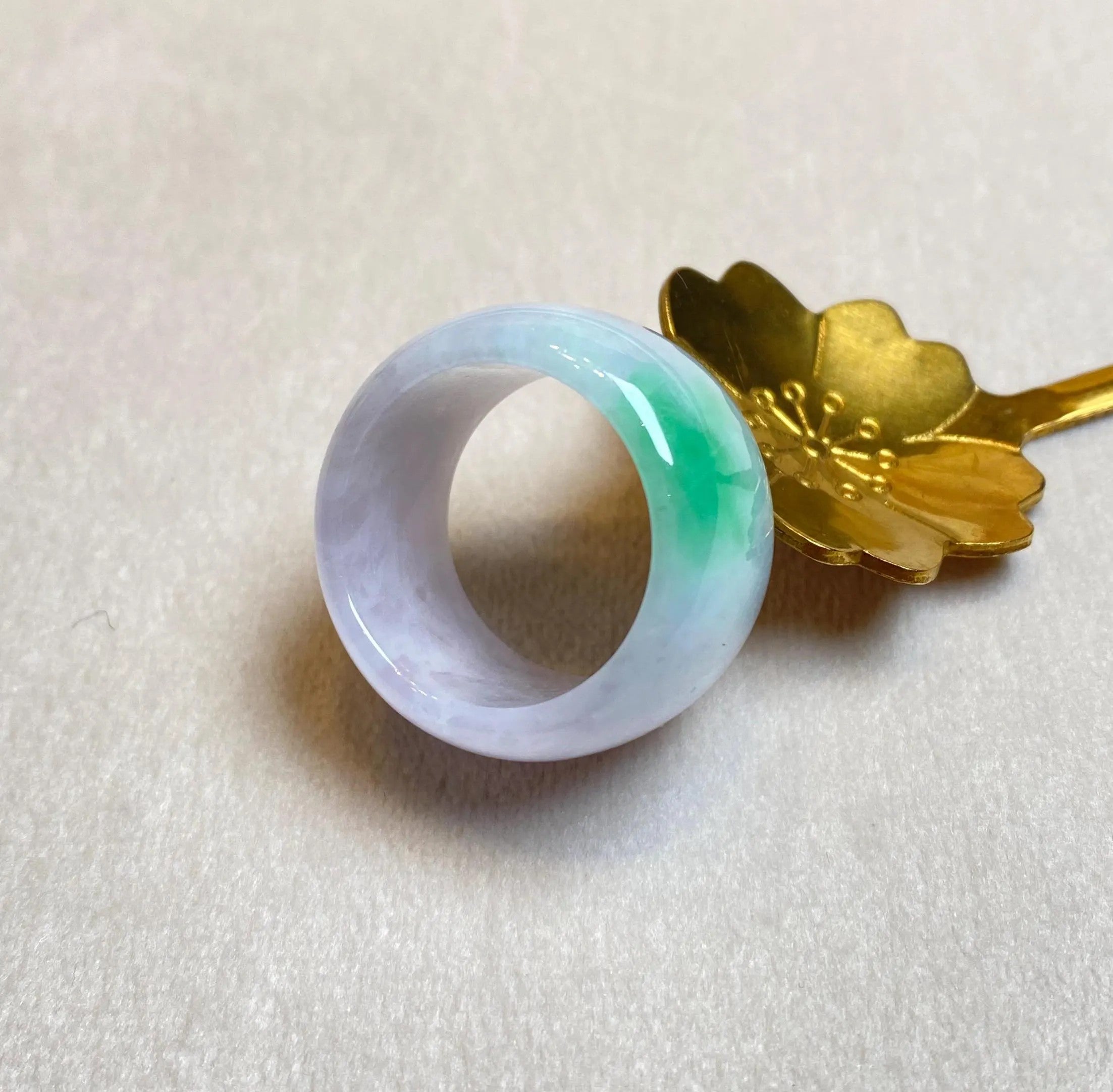 Green Jade Ring Band - Size US 8.75, Bright Apple Green, Minimalist Elegance