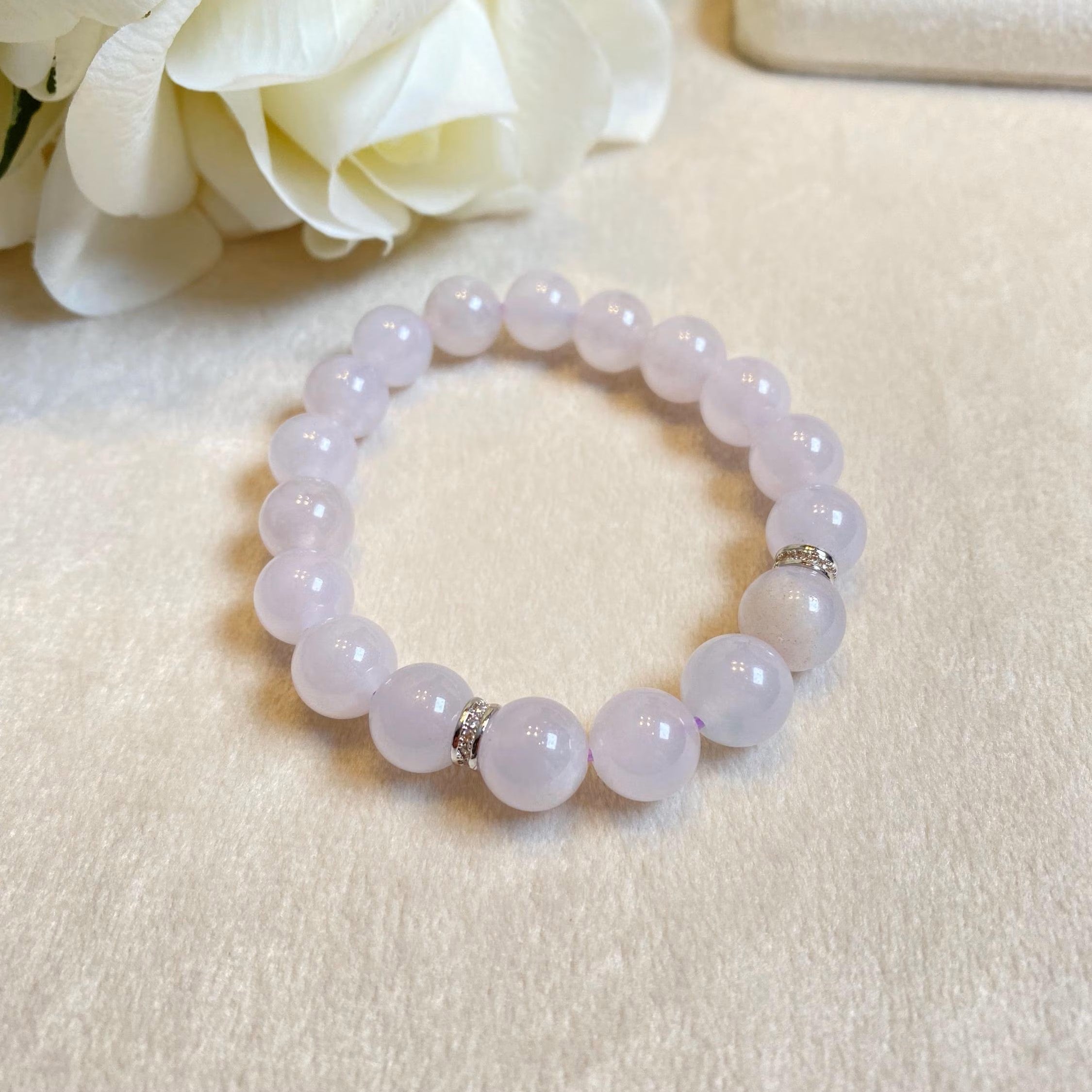 Stunning White Jadeite Beaded Bracelet – 9.5mm Translucent Jade Beads with Gold-Plated Diamond Partitions, 17cm Length