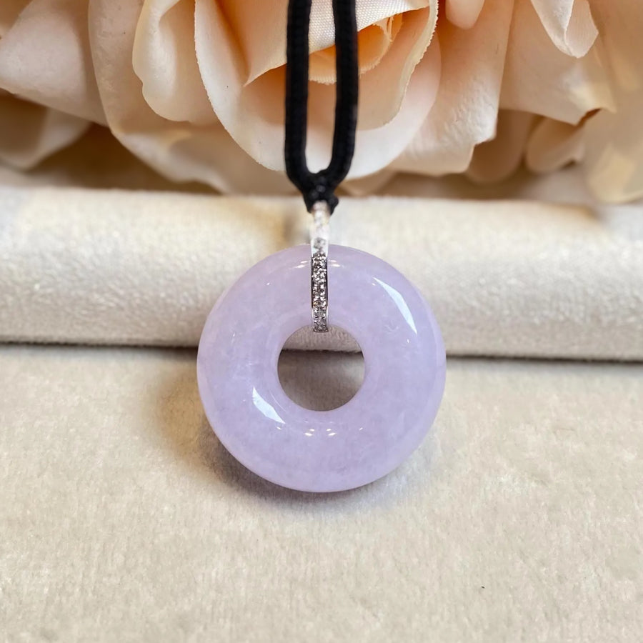 Gransky Purple Jade Pendant Necklace 29mm in 18k Gold with Diamond