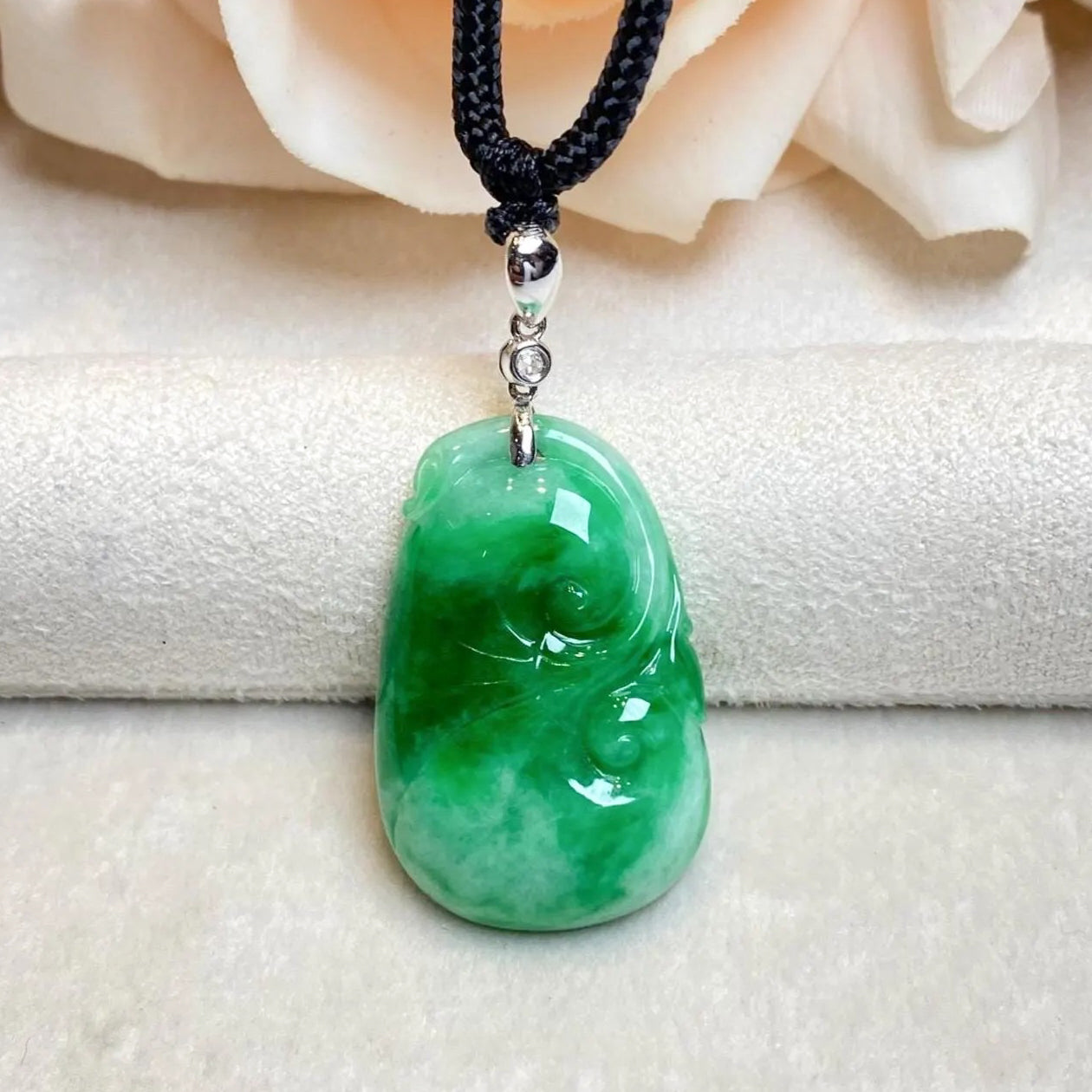 Natural Green Ruyi Jade Pendant - 18k White Gold Bail & Diamond