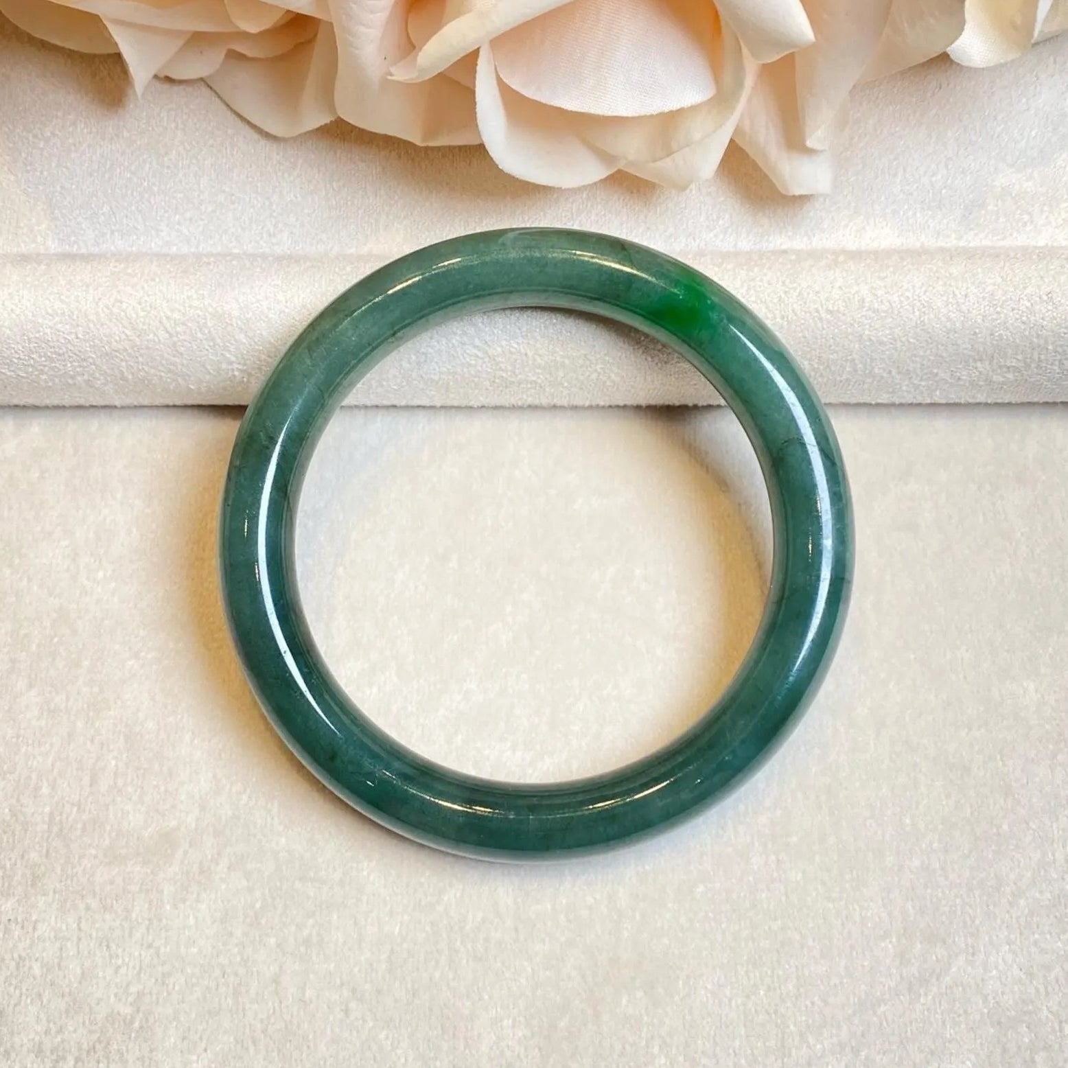 56.6mm Deep Green Round Jadeite Bangle – Untreated Burmese Jadeite