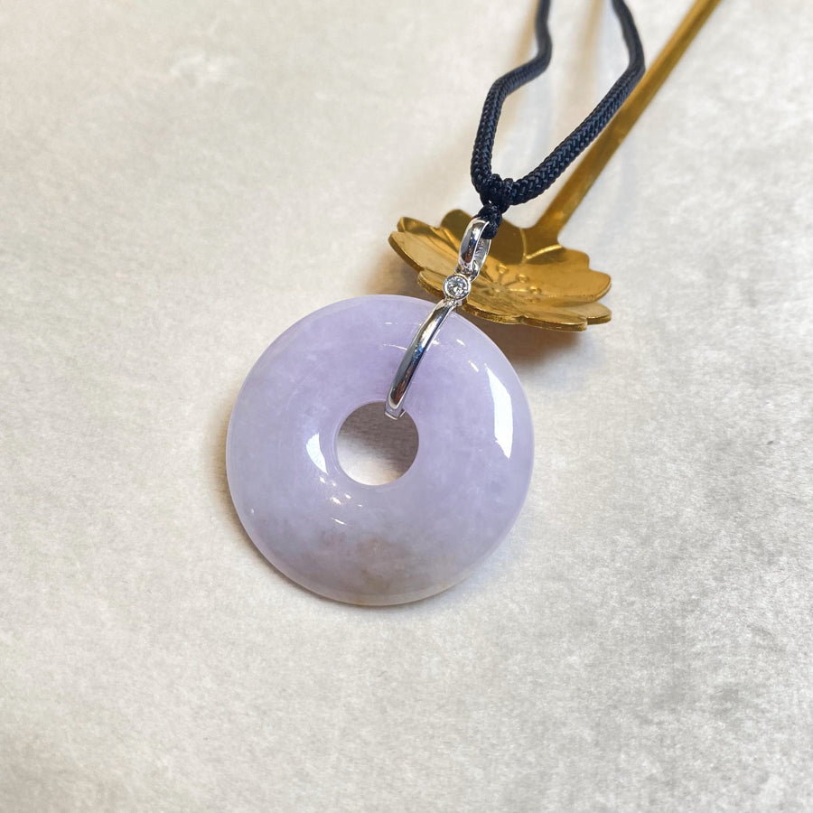 Round Purple Jadeite Disc Pendant in 18K White Gold with Diamonds