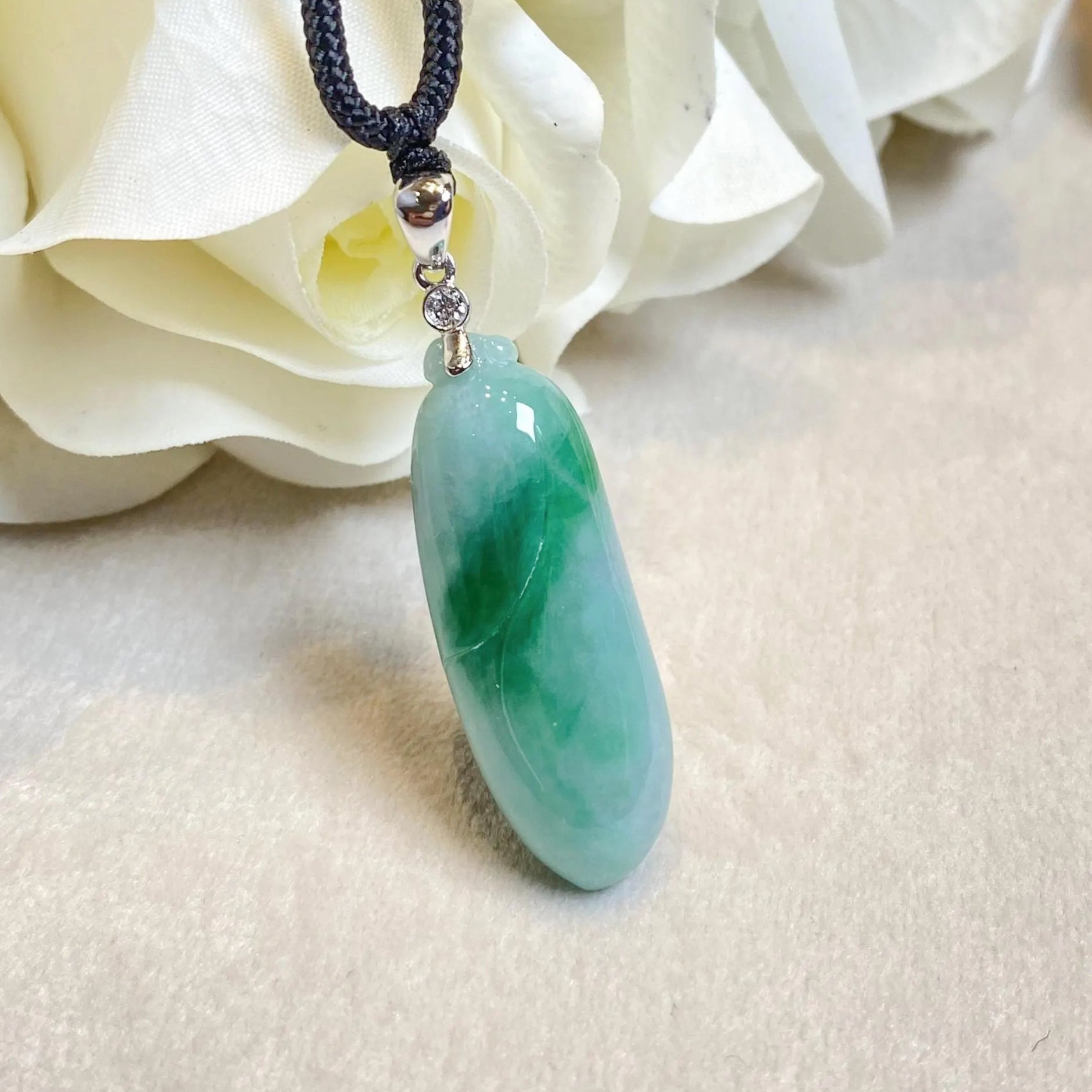 Gransky Handmade Melon Shape Green Jade Pendant 18k White Gold Bail Diamond