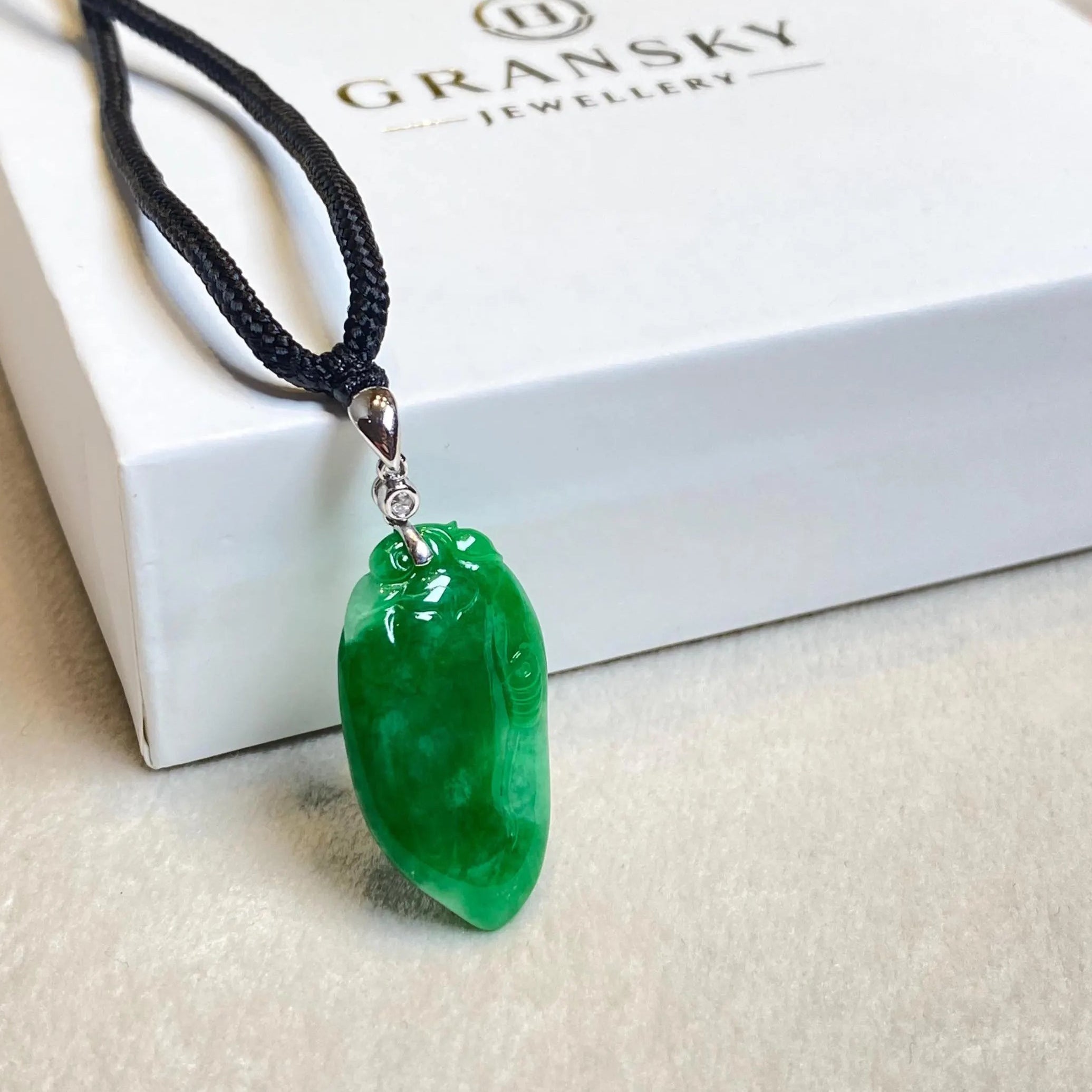 Vivid Green Burmese Jadeite Pepper Shape Pendant – 18K White Gold & Diamond