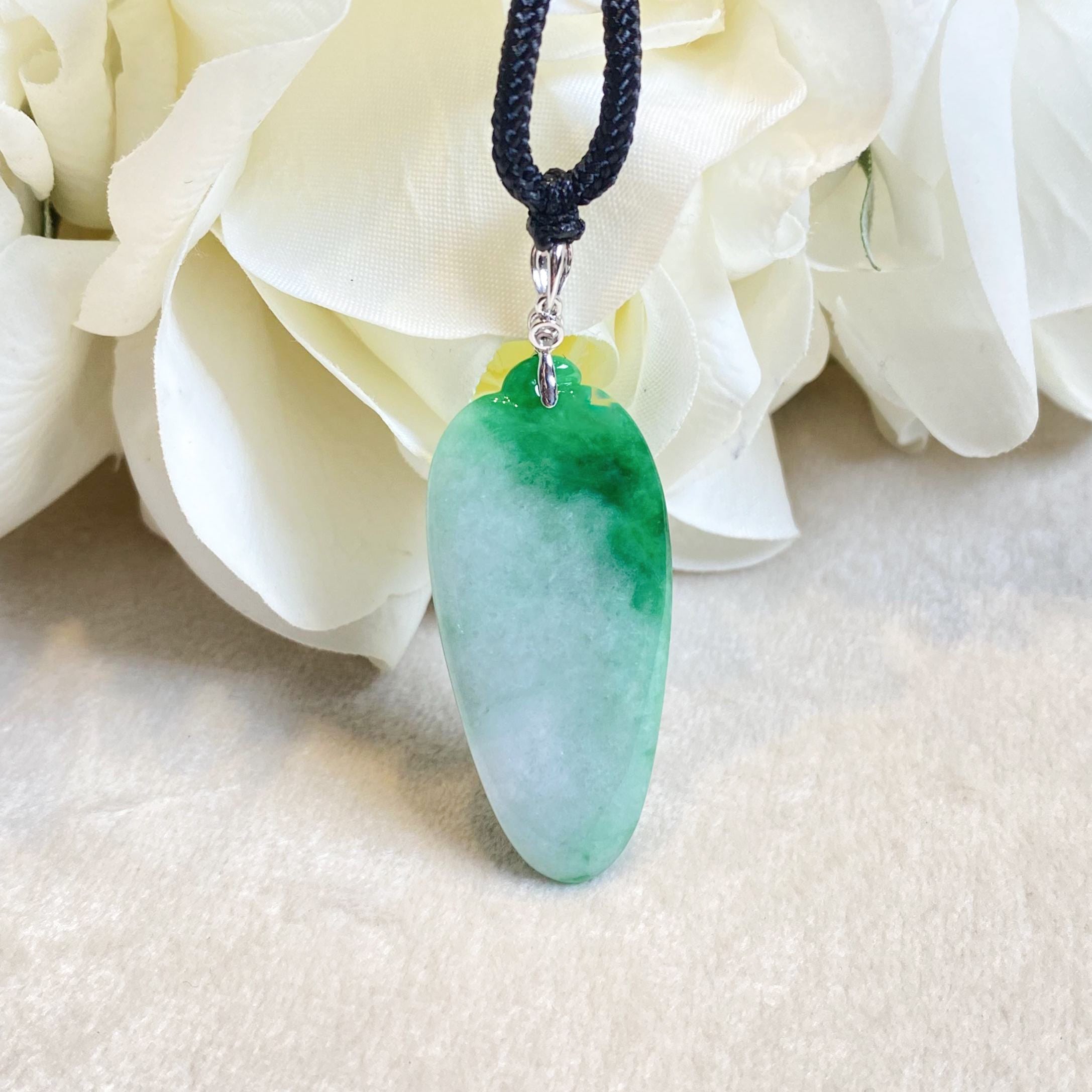 Handmade Carving Melon Shape Jade Pendant Necklace - 18k White Gold Bail & Diamond