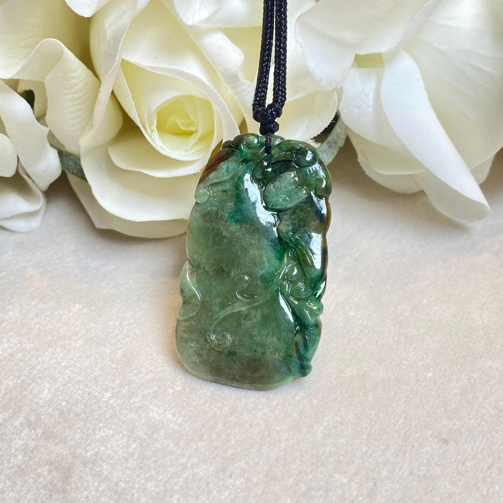 Natural Two-Tone Jade Hulu Pendant Carved with Ruyi & Bat (Fushu)