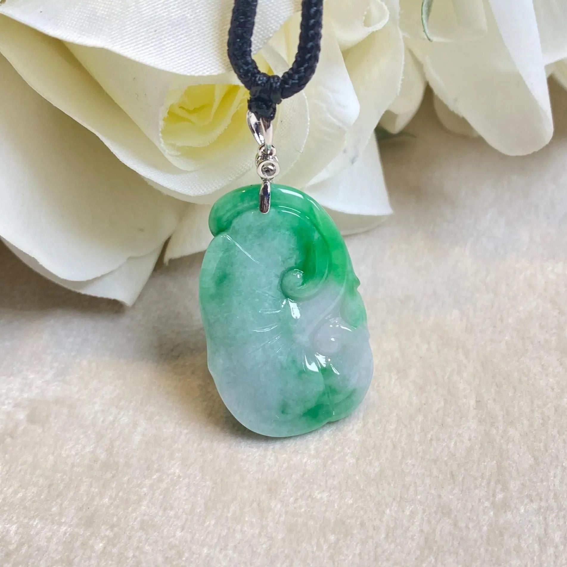 18K White Gold Ruyi Jade Pendant – Natural Burmese Jadeite & Diamonds