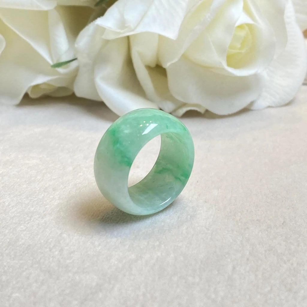 US9.25 Gransky Untreated Smooth Green Band Jade Ring