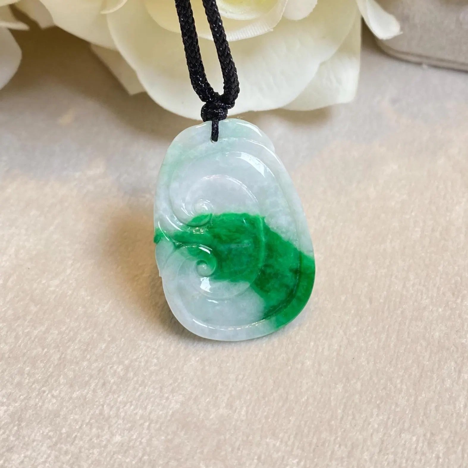 Ruyi Green Jade Pendant – Natural Burmese Jadeite