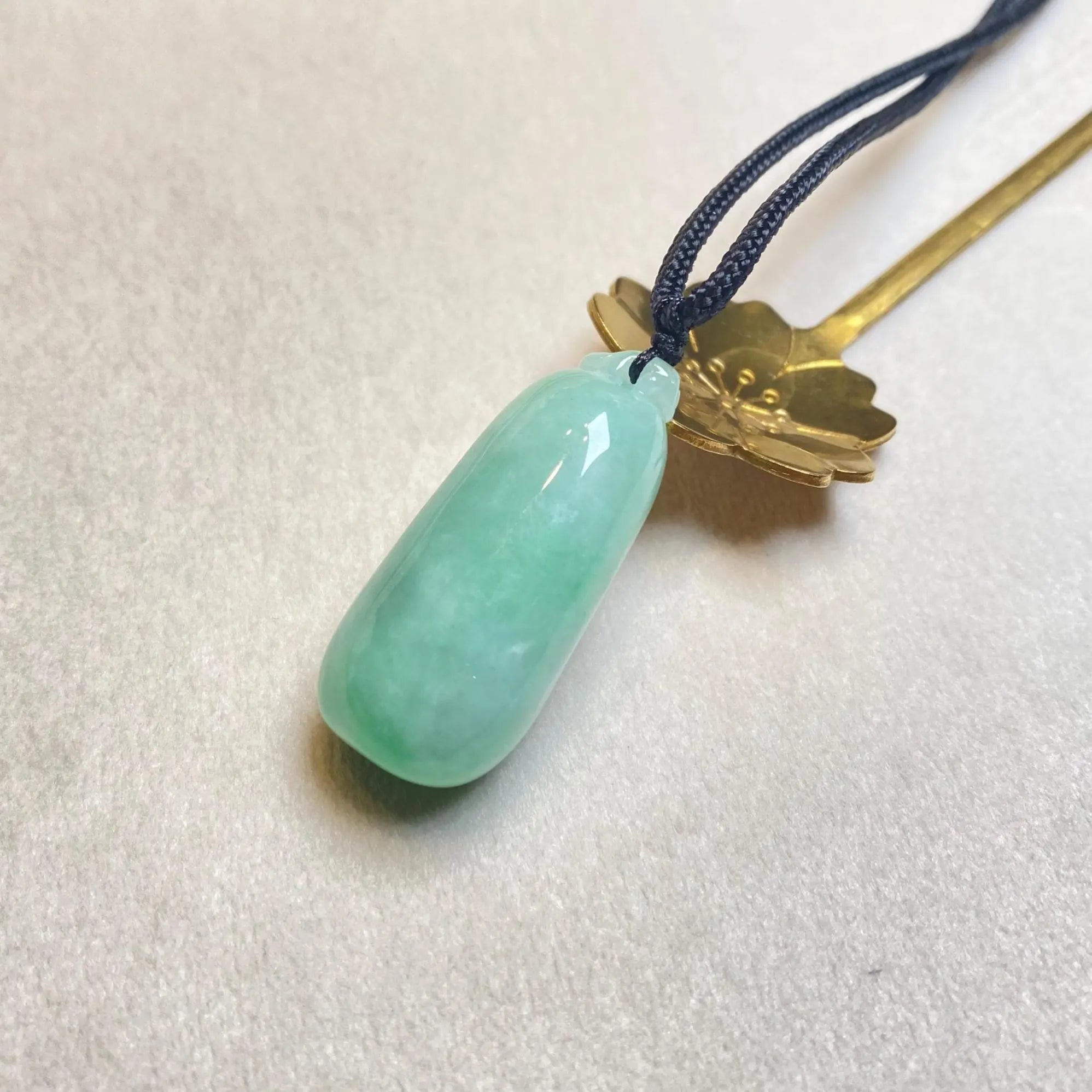 Gransky Handmade Melon Shape Green Jade Pendant