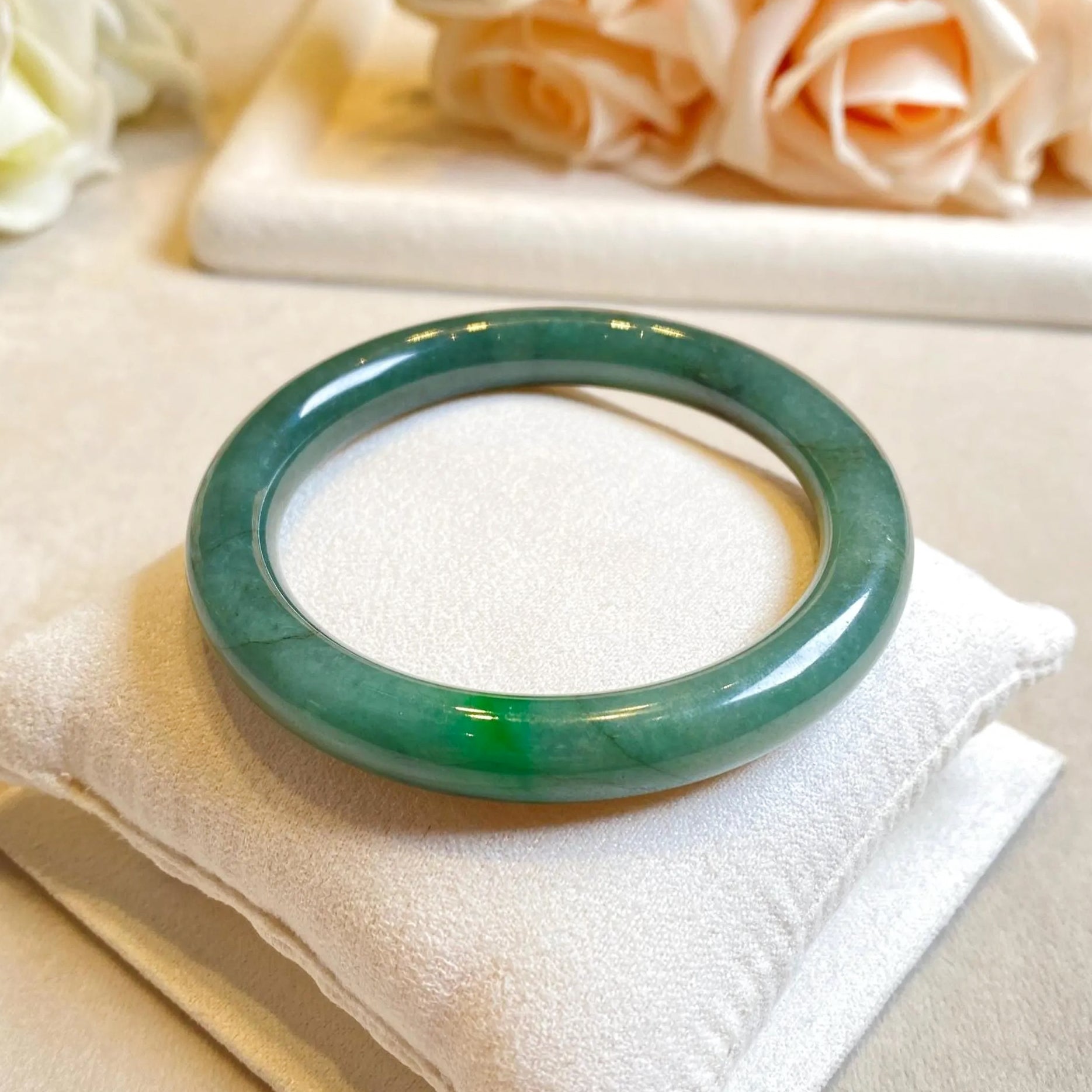 56.6mm Deep Green Round Jadeite Bangle – Untreated Burmese Jadeite