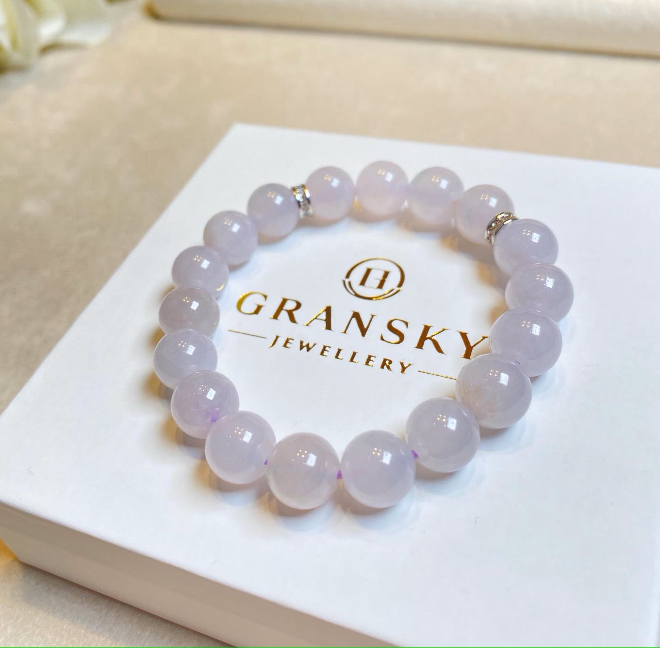 Stunning White Jadeite Beaded Bracelet – 9.5mm Translucent Jade Beads with Gold-Plated Diamond Partitions, 17cm Length