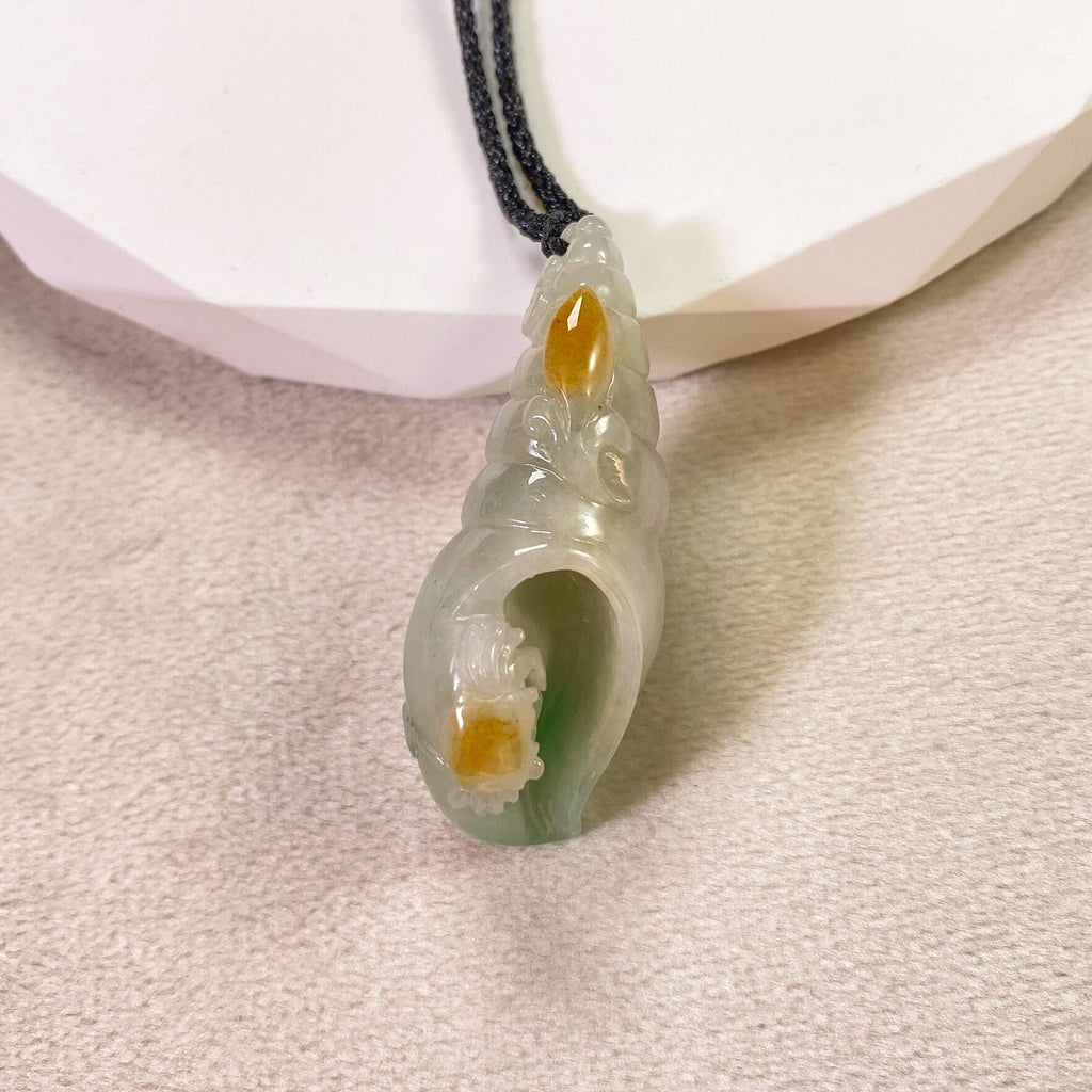 Gransky Tri-Colored Sea Shell Pendant - Handmade Ocean-Inspired Jewelry Gift