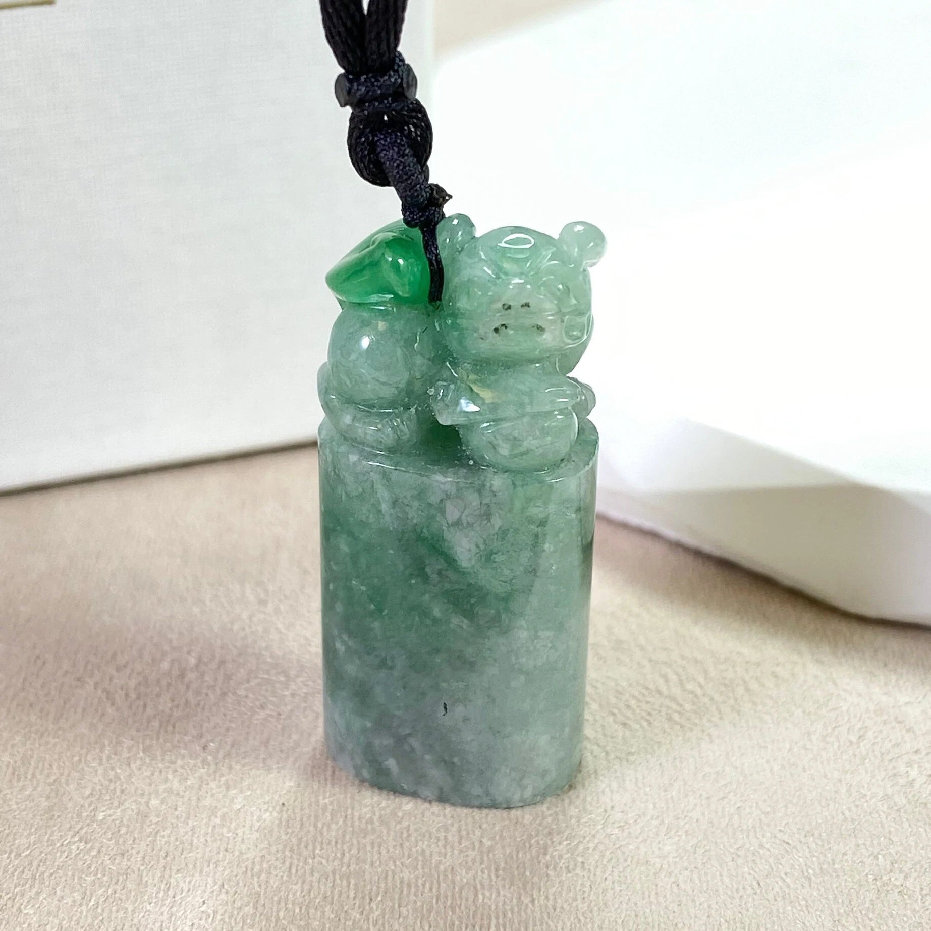 Exquisite Lion-Carved Green Jade Pendant with Flat Base Seal – Natural Burmese Jadeite