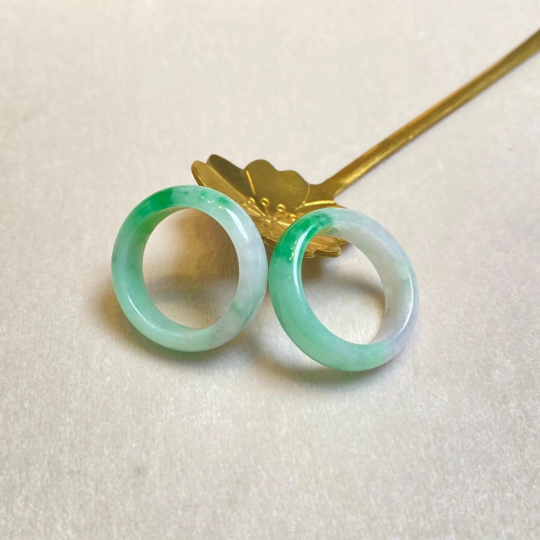 Gransky Untreated Smooth Green Band Jade Ring