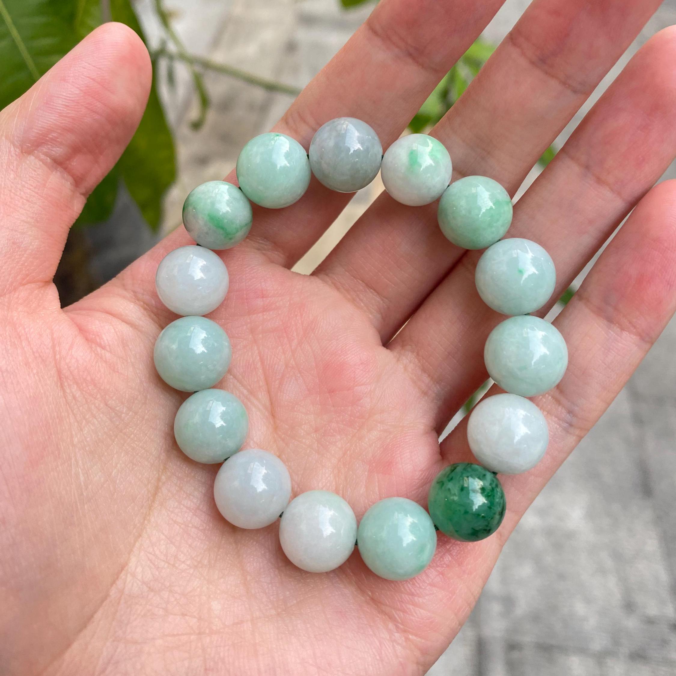 Handcrafted Green Jade Beaded Bracelet – Stretchy 18cm with 15 Natural Jade Beads