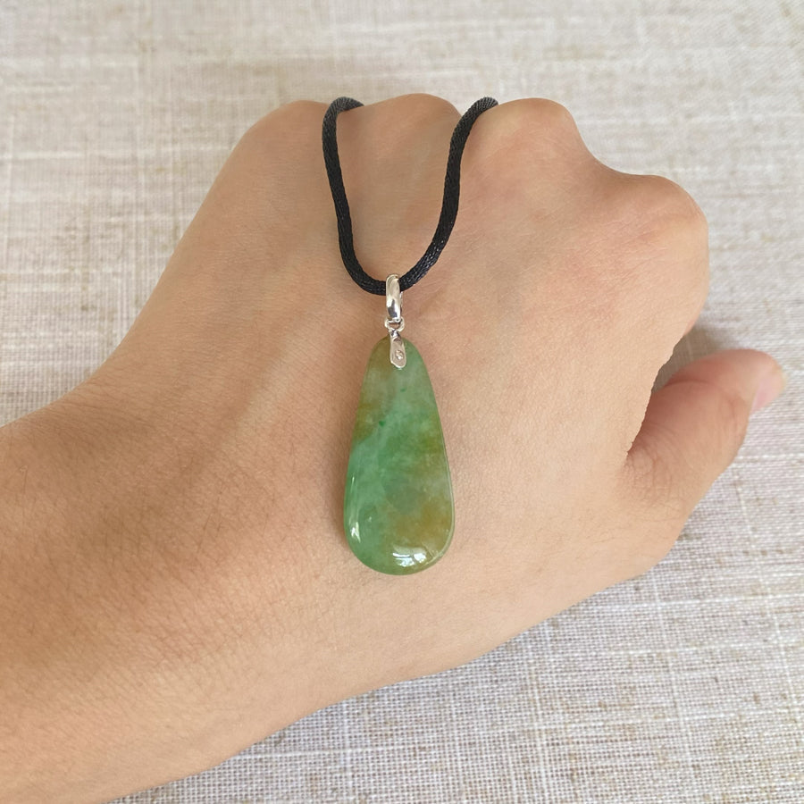 18K White Gold Bail Green Tear Drop Jade Pendant Necklace