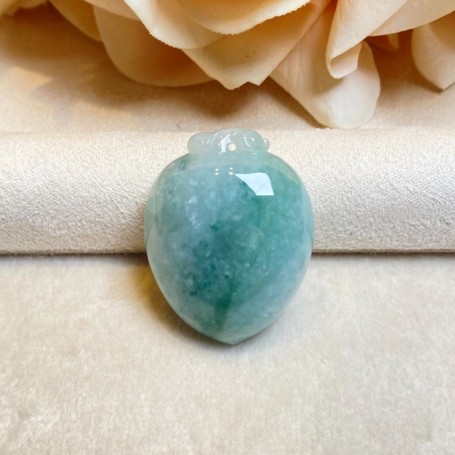 Gransky Handmade Melon Shape Green Jade Pendant