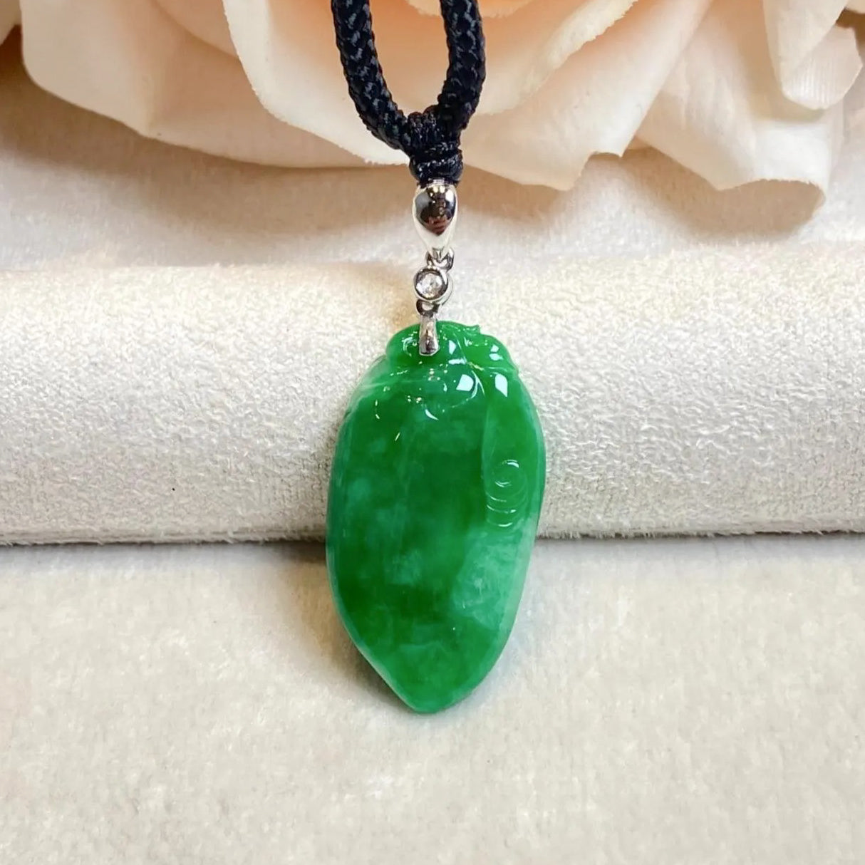 Vivid Green Burmese Jadeite Pepper Shape Pendant – 18K White Gold & Diamond
