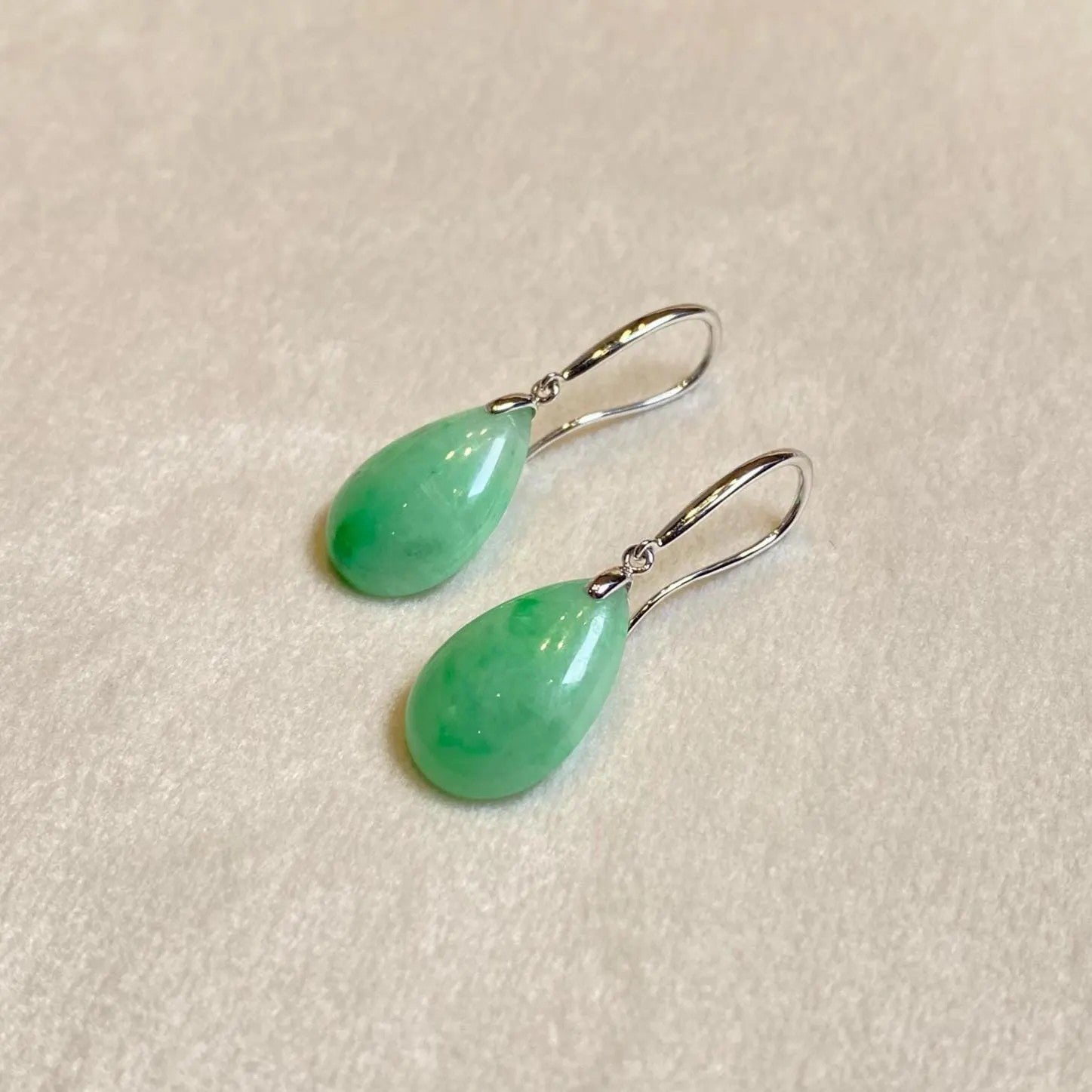 Apple Green Pear-Shaped Drop Jade Earrings in 18k White Gold