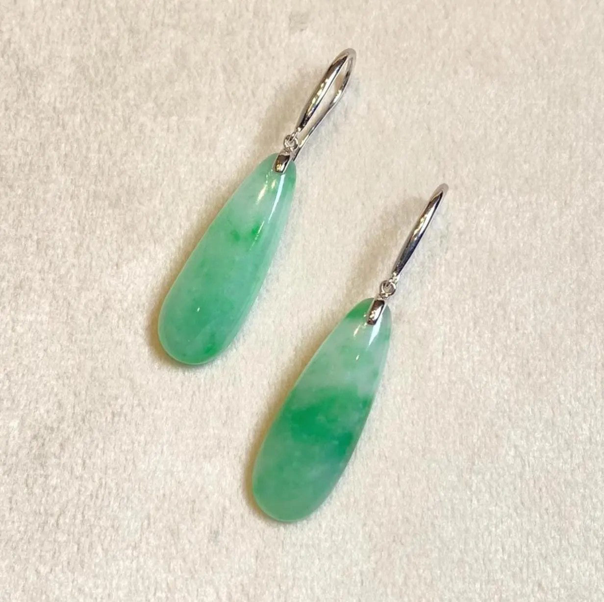 Apple Green Pear-Shaped Drop Jade Earrings in 18k White Gold