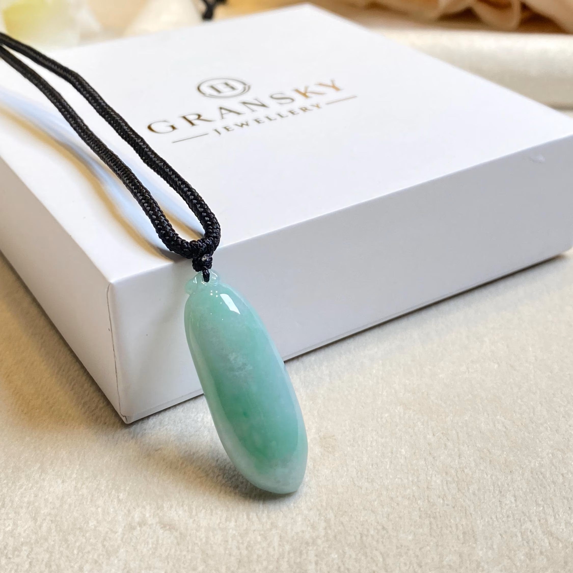Handmade Carving Melon Shape Sweet Green Jade Pendant Necklace