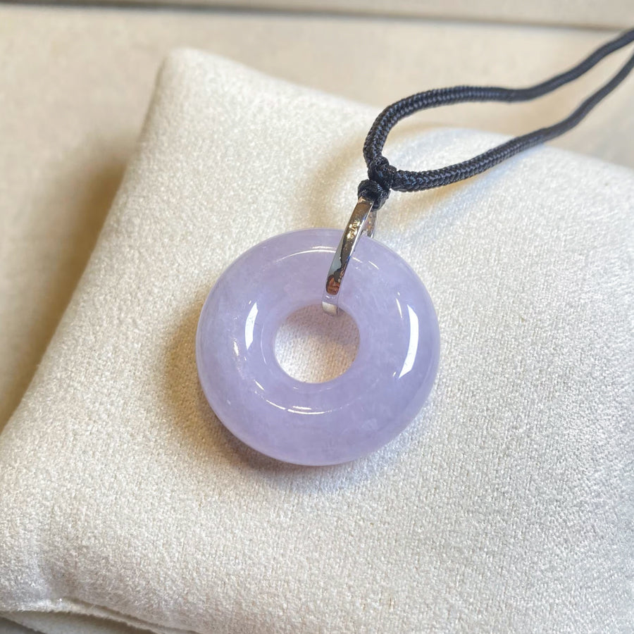 Gransky Purple Jade Pendant Necklace 29mm in 18k Gold with Diamond