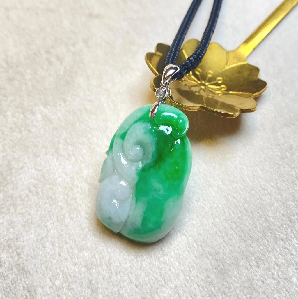 18K White Gold Ruyi Jade Pendant – Natural Burmese Jadeite & Diamonds