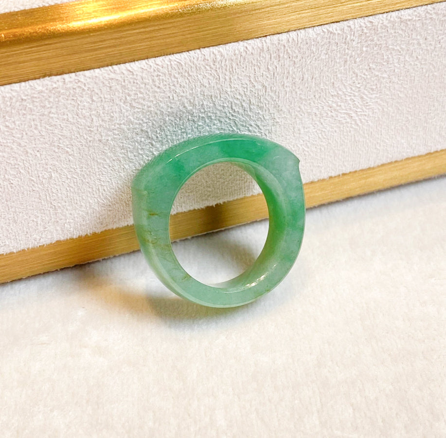 US 8.25 Gransky Untreated A Grade Burmese Green Jade Band Ring
