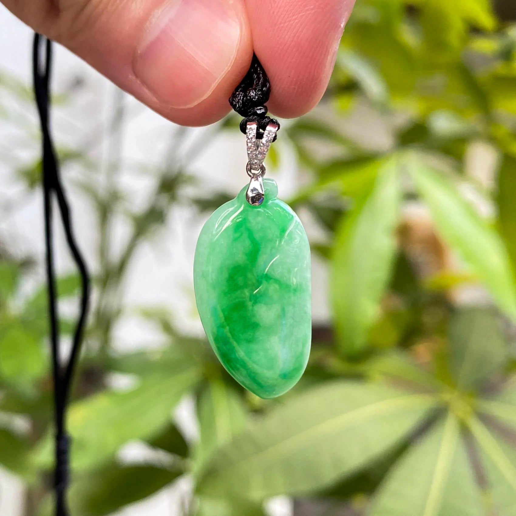 Vivid Green Burmese Jadeite Pepper Shape Pendant – 18K White Gold & Diamond