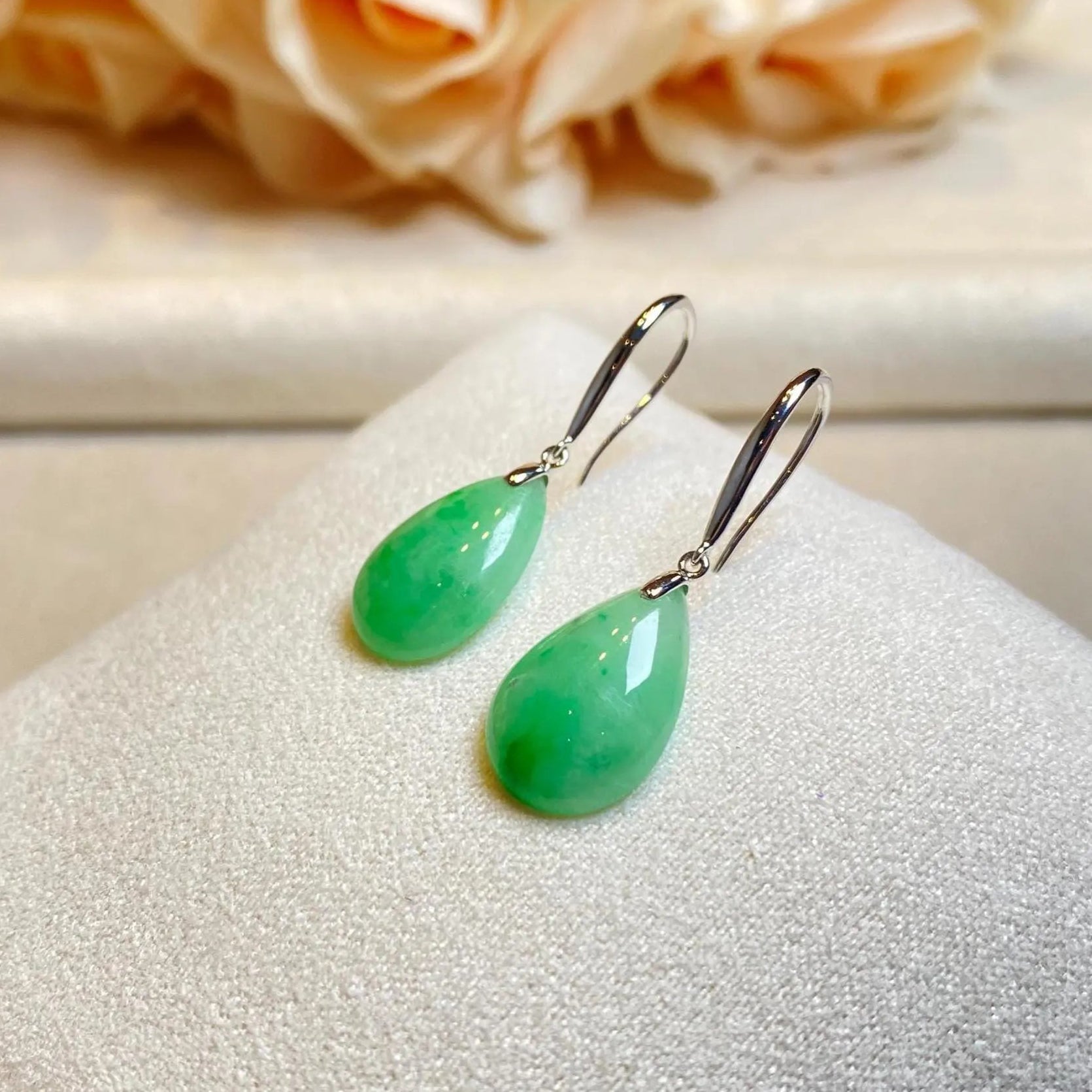 Apple Green Pear-Shaped Drop Jade Earrings in 18k White Gold