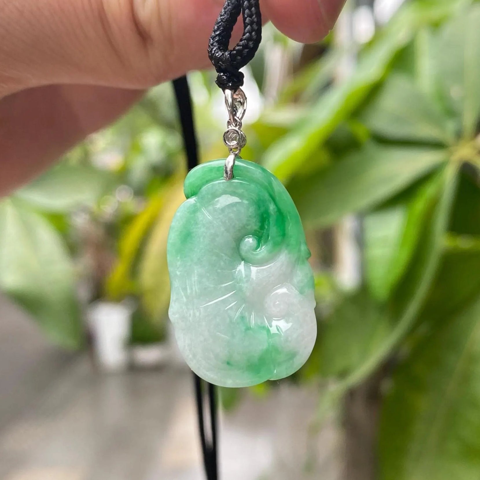 18K White Gold Ruyi Jade Pendant – Natural Burmese Jadeite & Diamonds