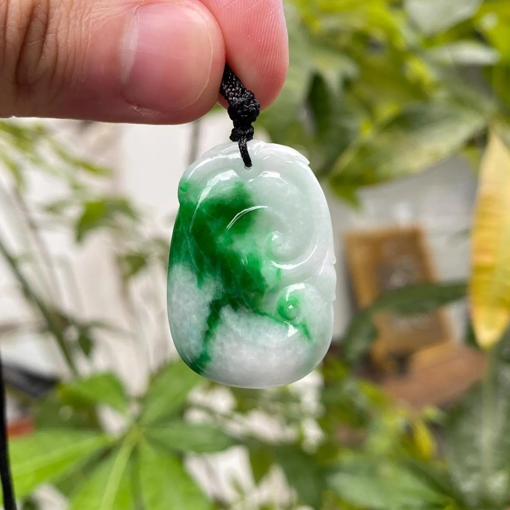 Ruyi Green Jade Pendant – Natural Burmese Jadeite