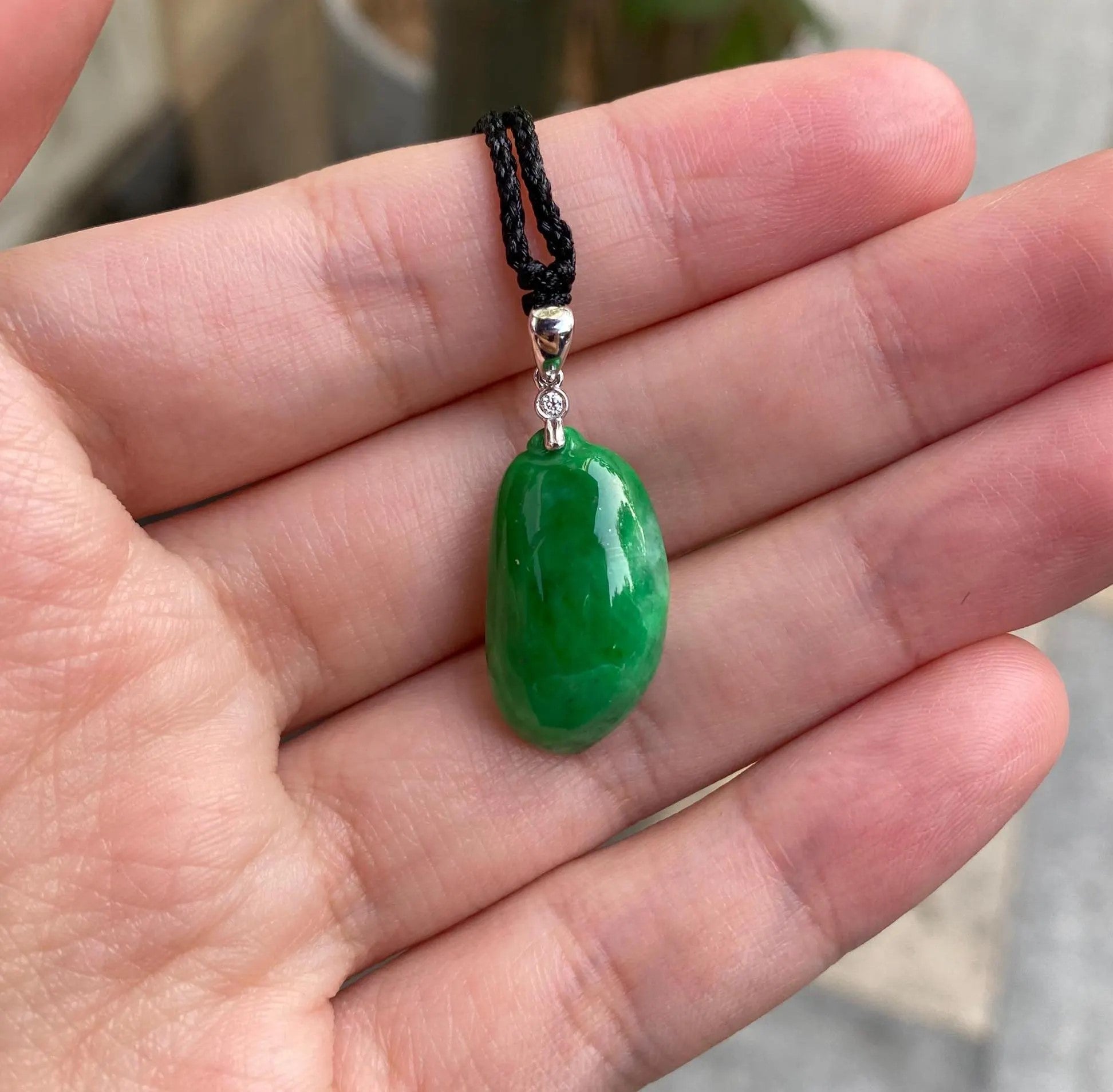 Handmade Carving Melon Shape Jade Pendant Necklace