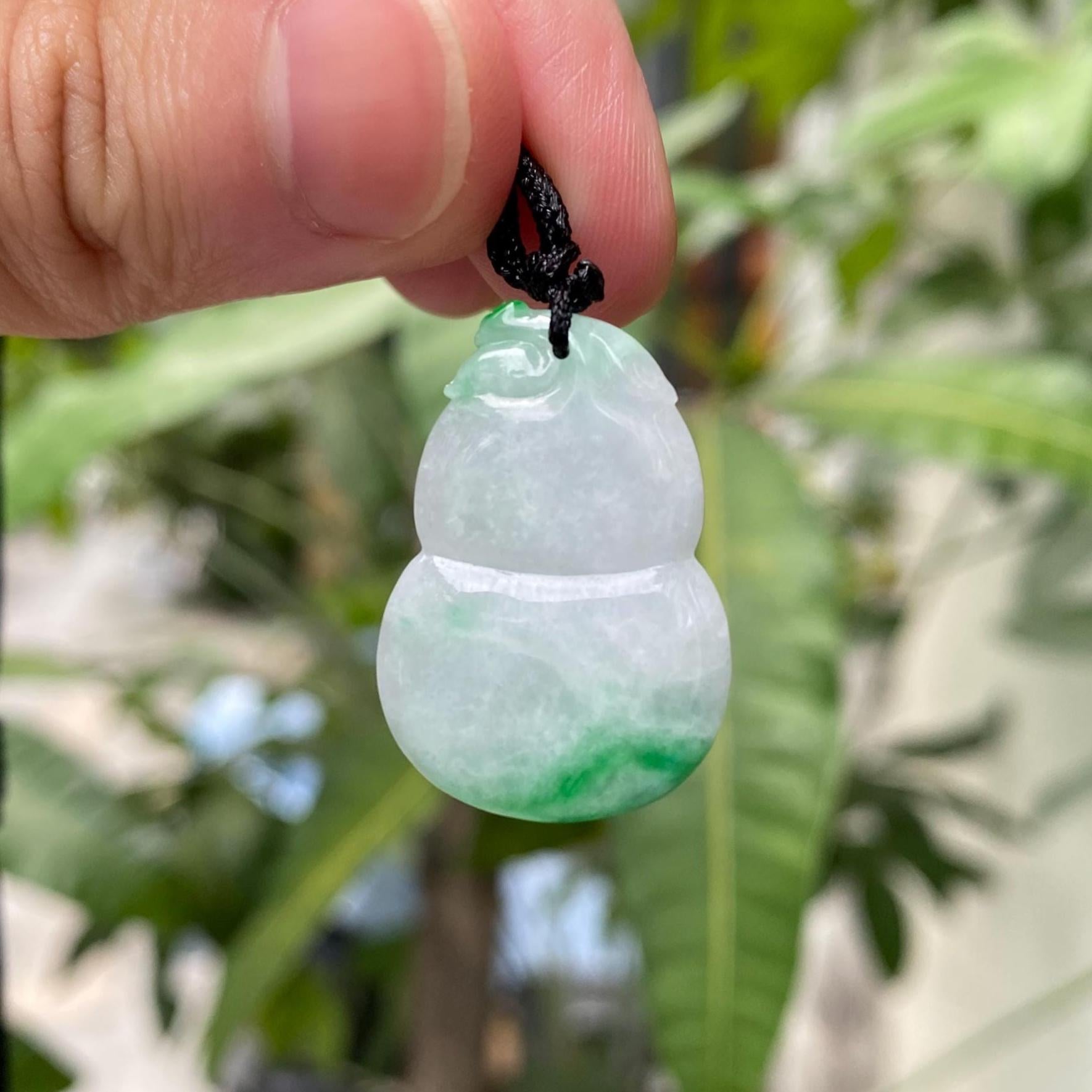 29mm Green Jade Hulu Pendant – Natural Type-A Jadeite