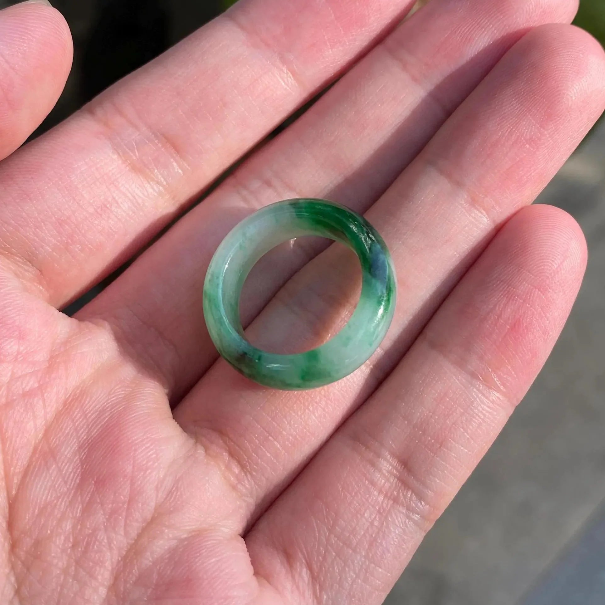 US 7 Gransky Natural Untreated Smooth Green Band Jade Ring