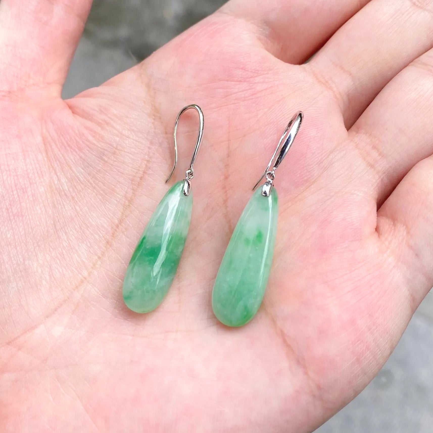 Apple Green Pear-Shaped Drop Jade Earrings in 18k White Gold